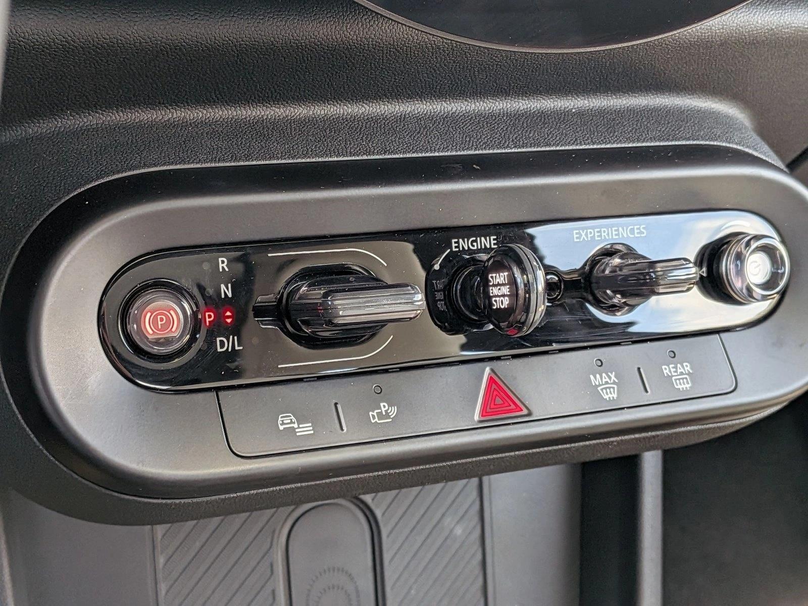2025 MINI Hardtop 2 Door Base - Photo 12