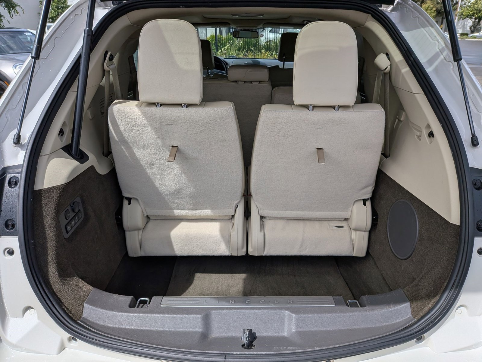 2013 Lincoln MKT EcoBoost photo 5