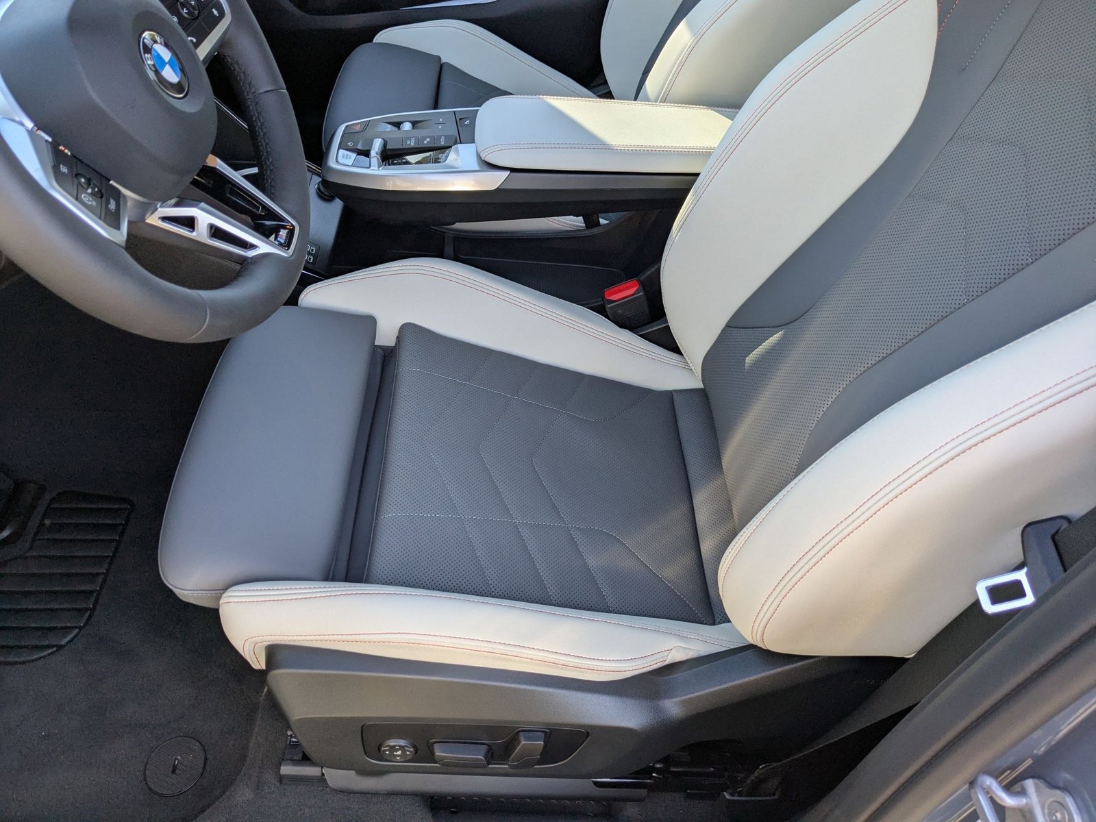 2025 Bmw X2 xDrive28i photo 3