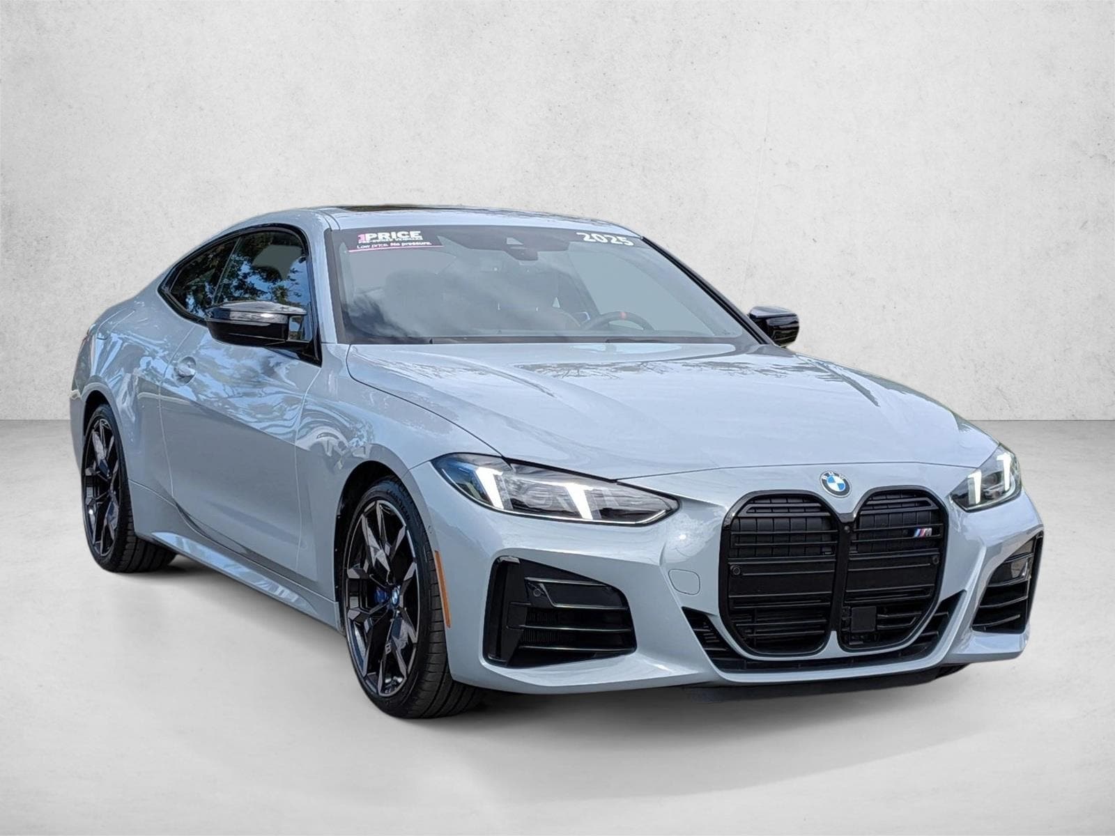 2025 BMW M440i photo 2