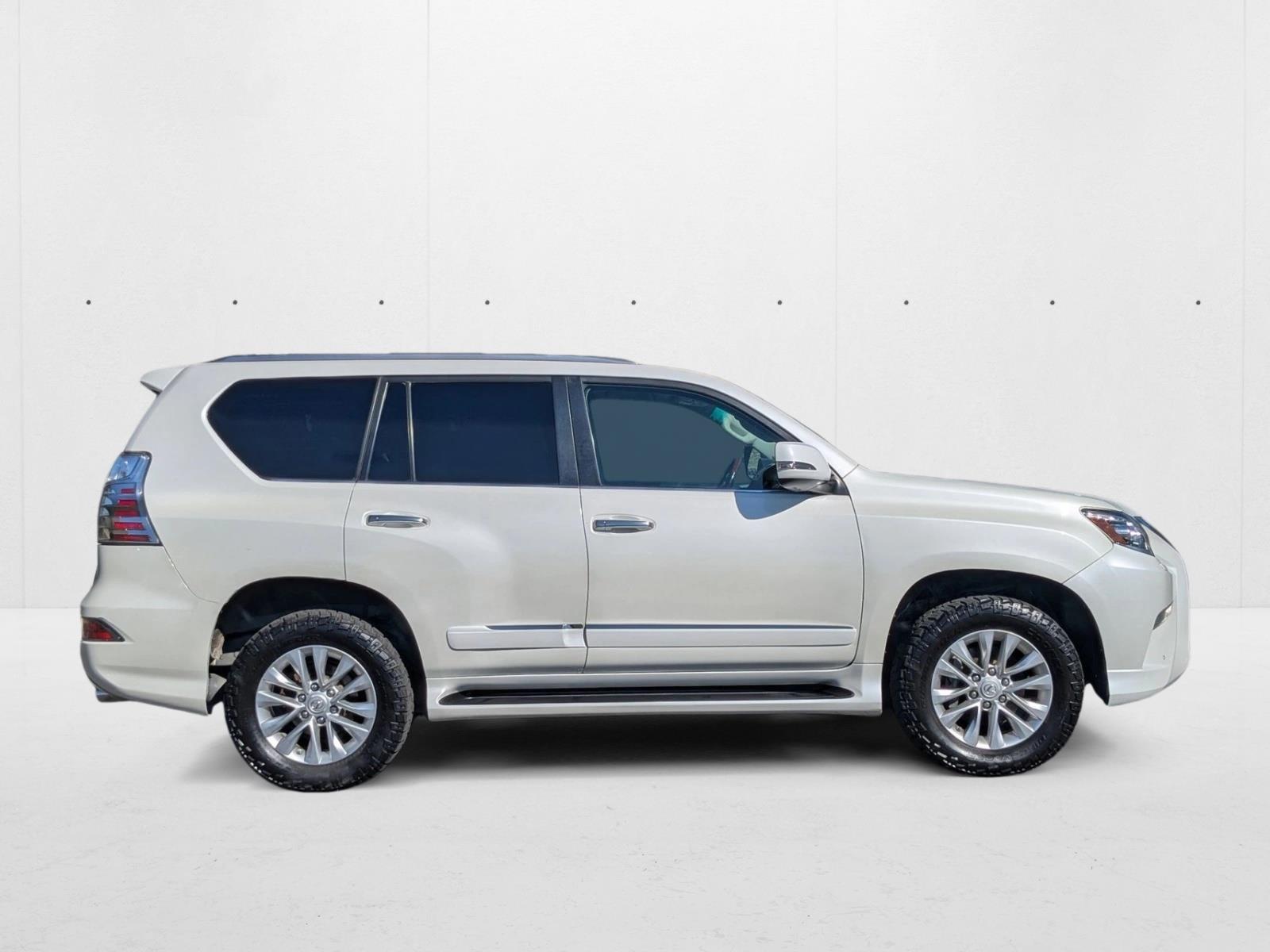 2017 Lexus GX 460 photo 4
