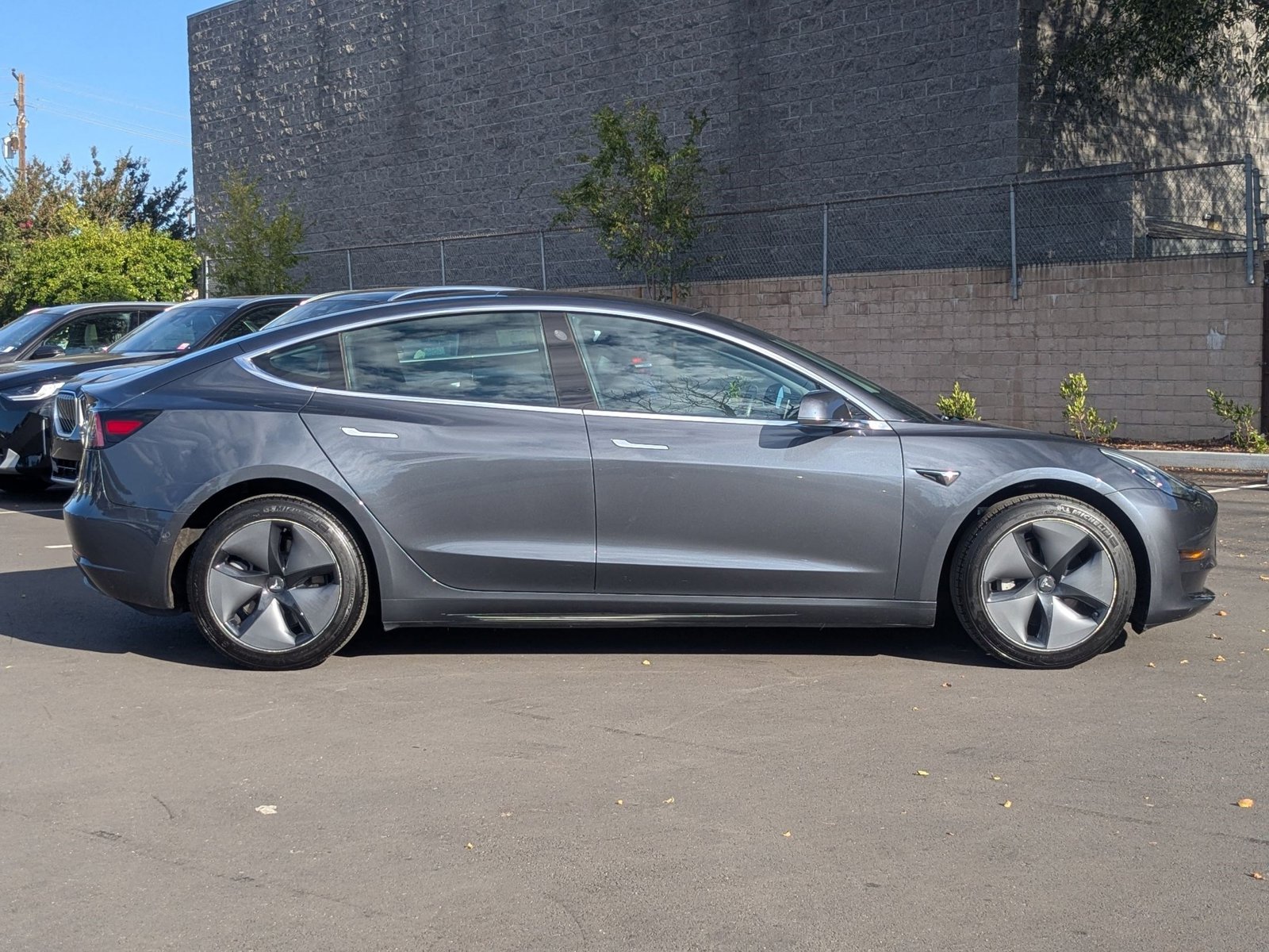 2019 Tesla Model 3 Standard Range Plus photo 4