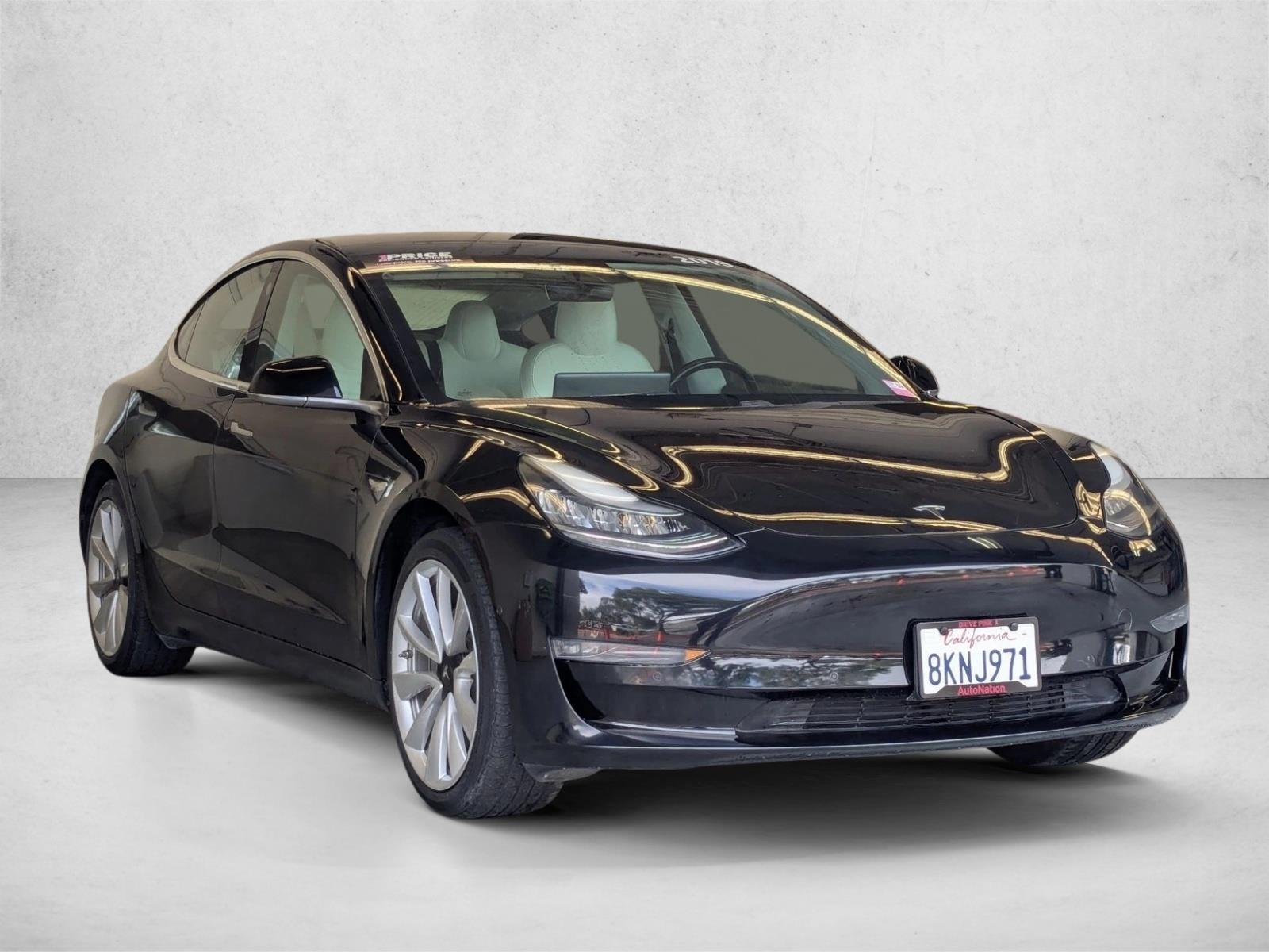 2019 Tesla Model 3 Standard Range Plus photo 3