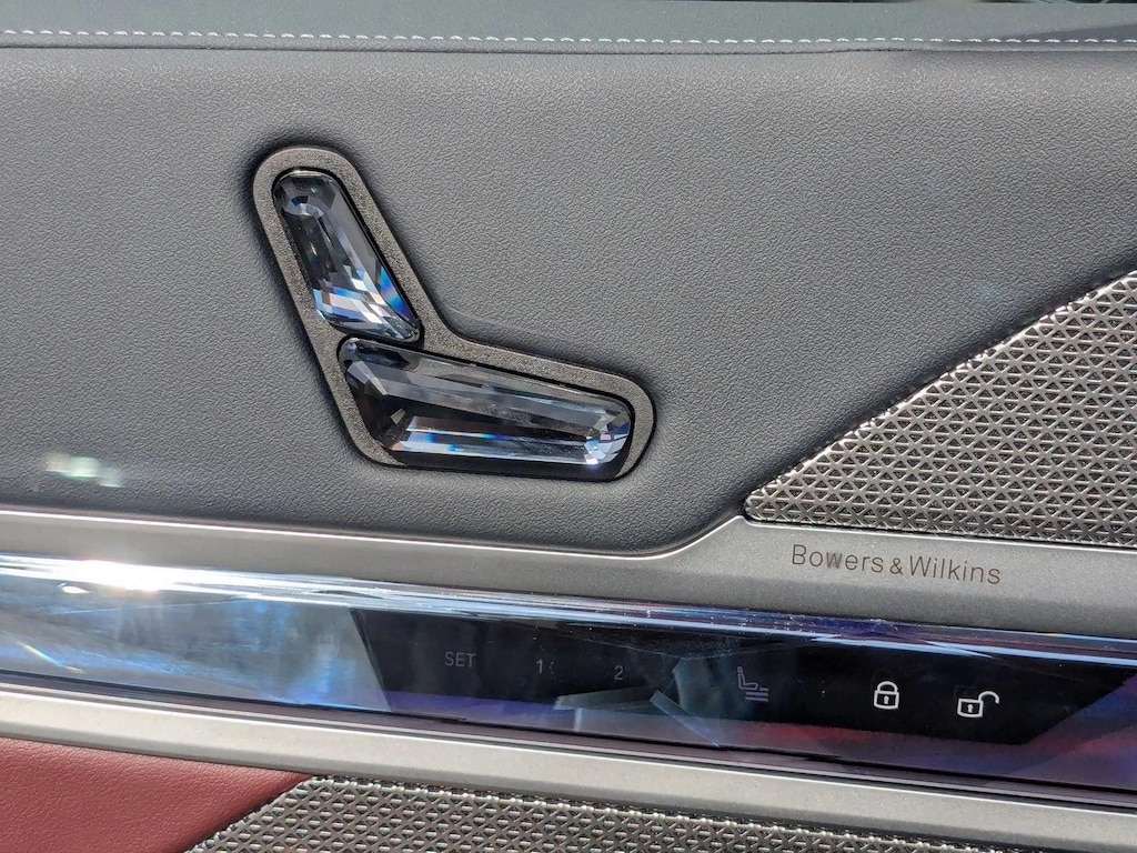 New 2026 BMW 750e xDrive Sedan