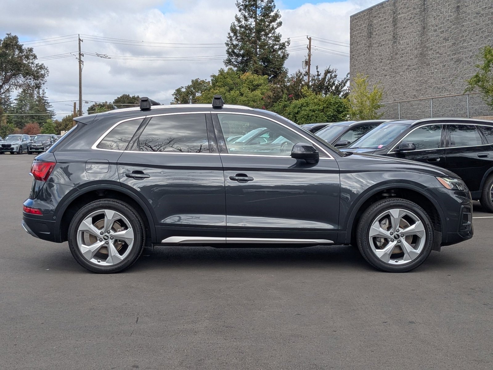 2021 Audi Q5 45 Premium photo 3