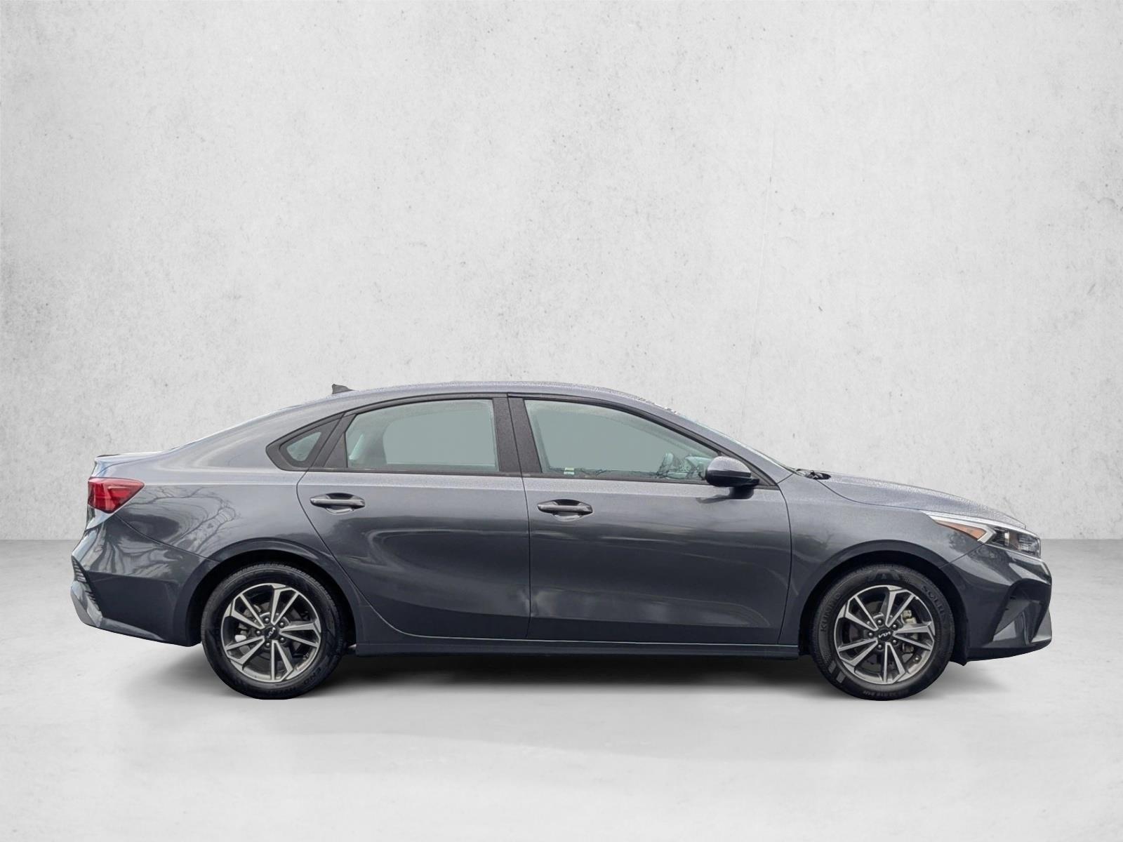 2023 Kia Forte LXS photo 4