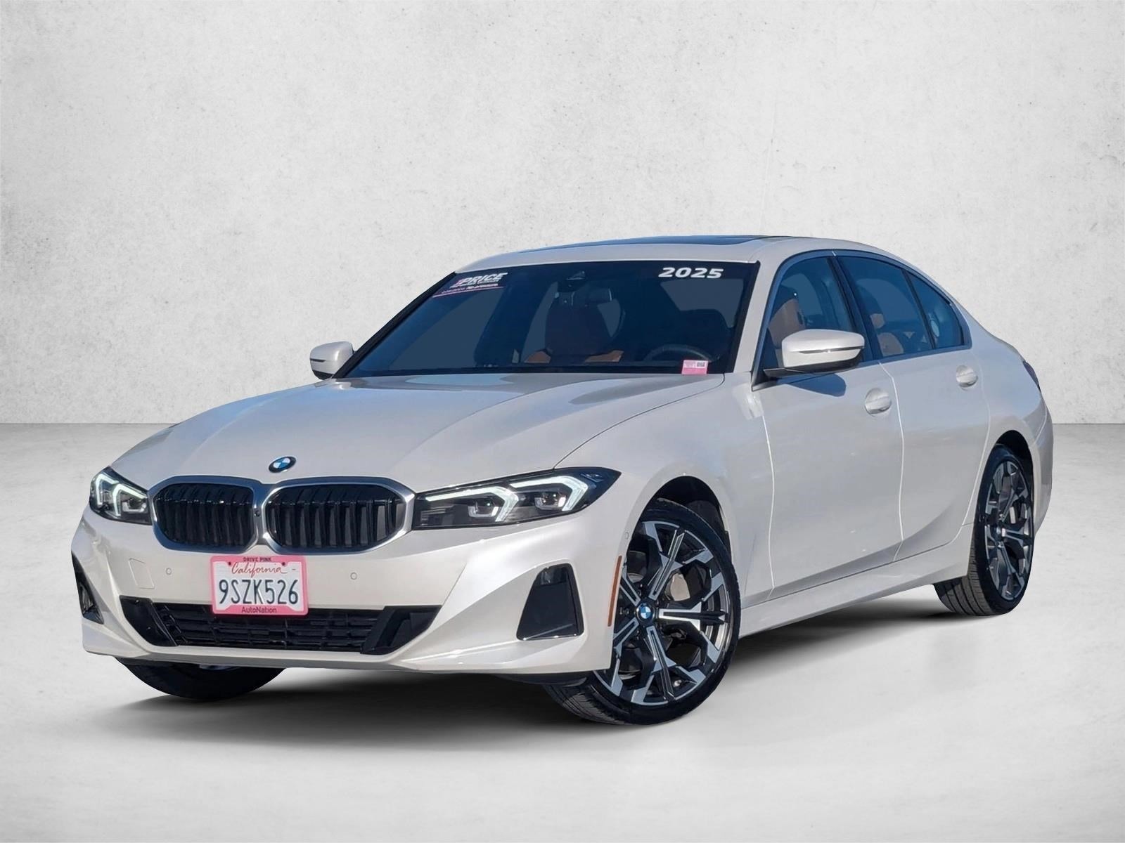 2025 BMW 3 Series 330i's photo