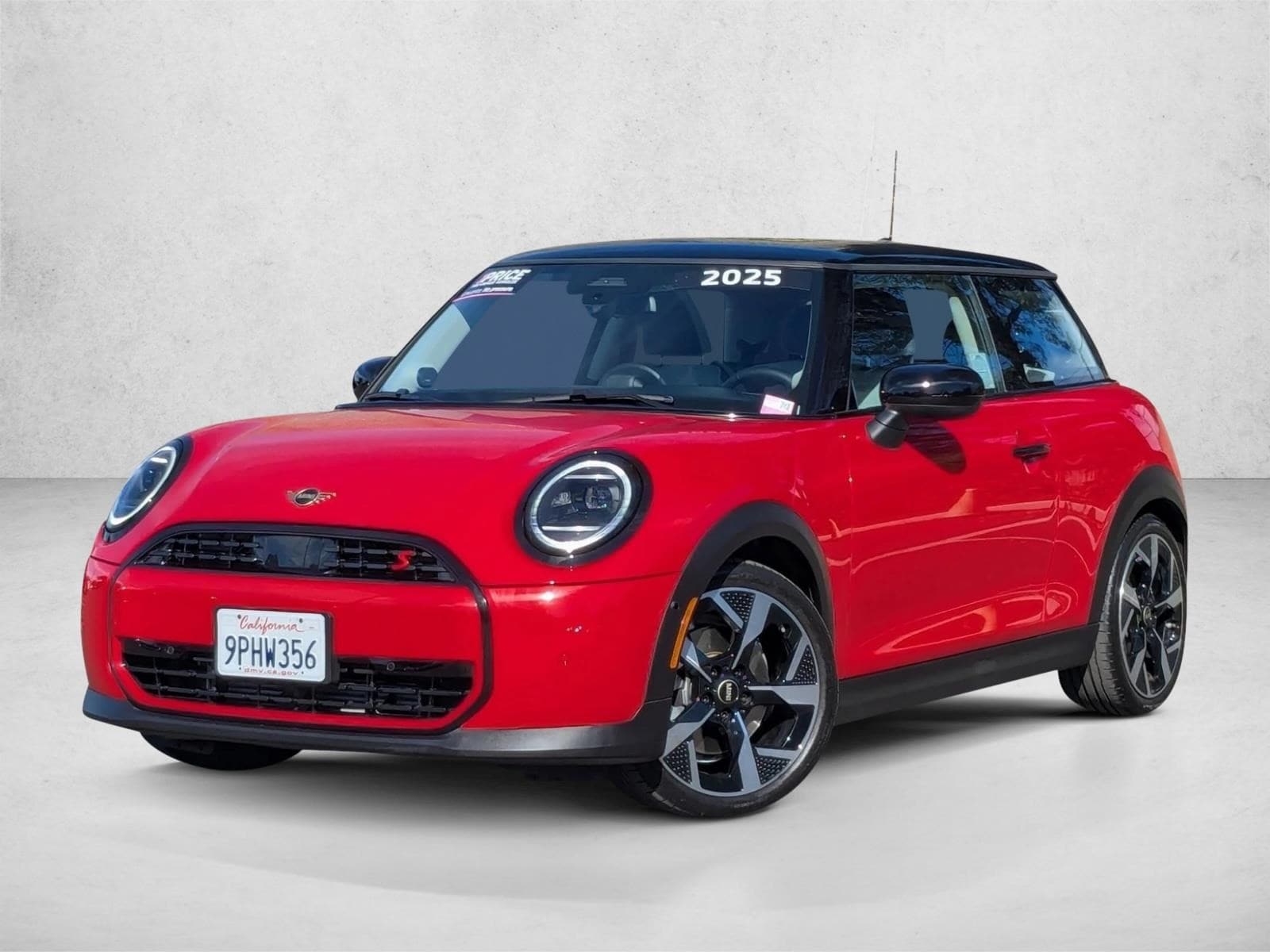 2025 MINI Hardtop 2 Door S's photo
