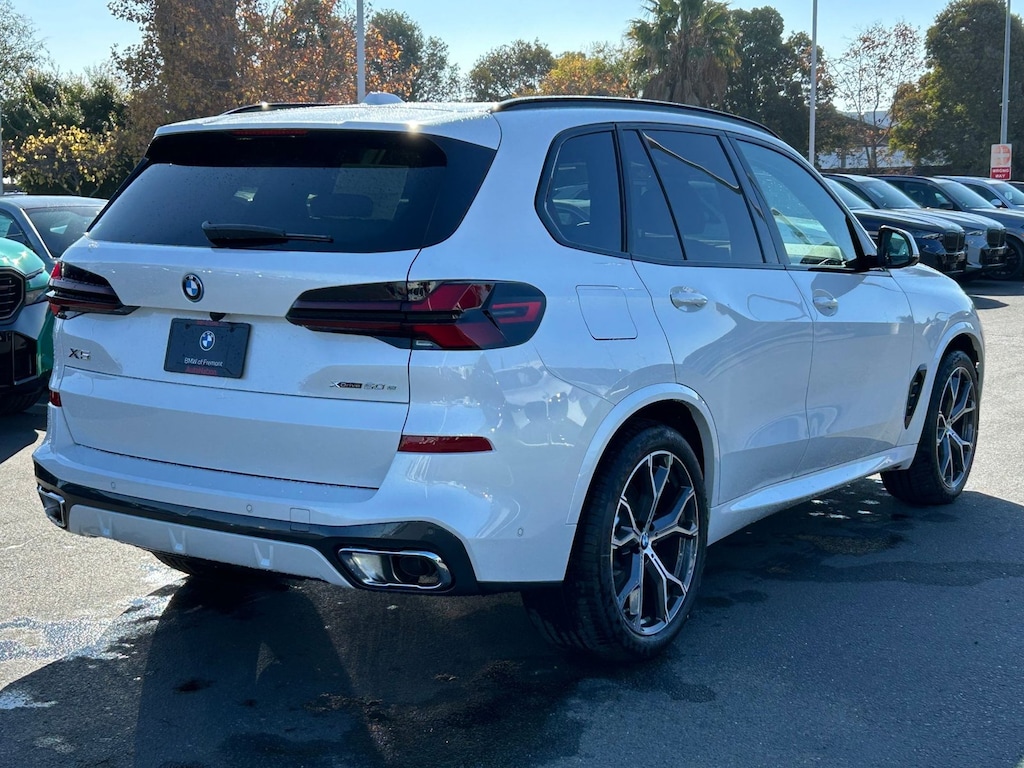 New 2026 BMW X5 PHEV xDrive50e SUV