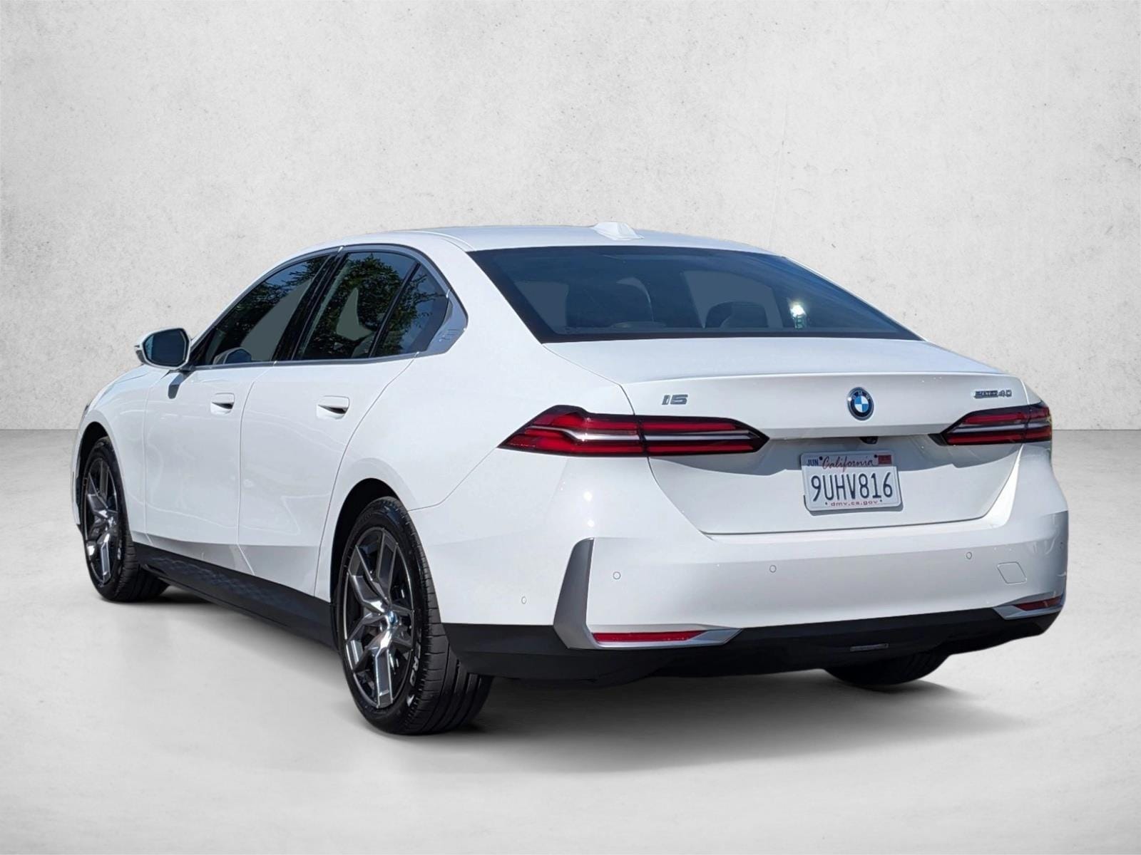 2025 BMW i5 eDrive40 photo 3