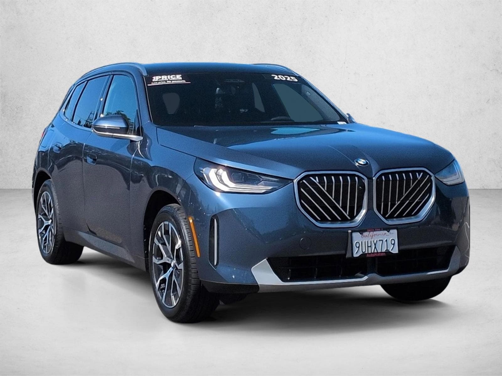 2025 BMW X3 30 xDrive photo 2