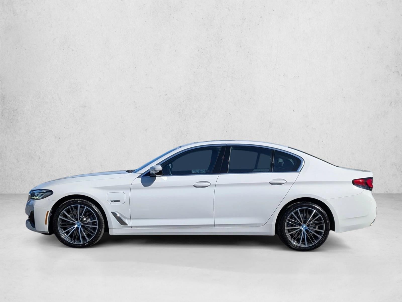 2023 BMW 530e photo 3