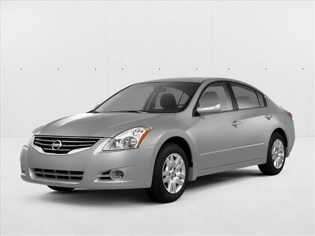 2010 Nissan Altima's photo
