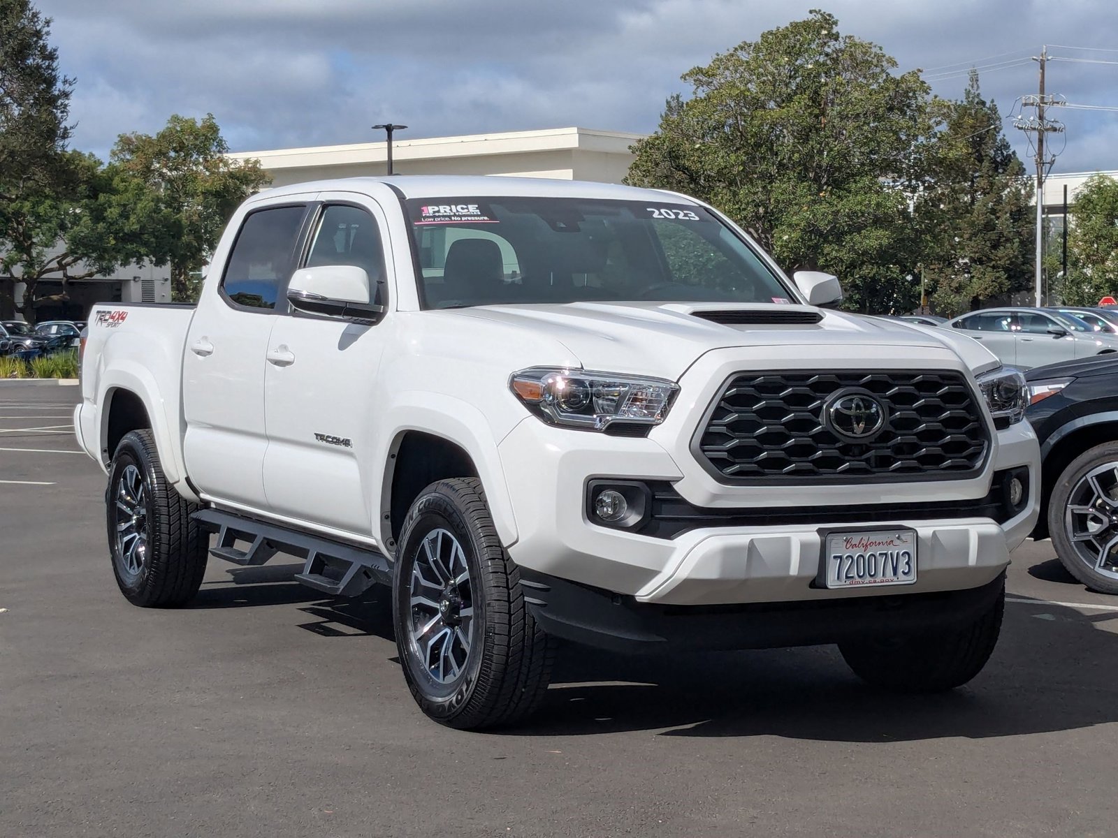 2023 Toyota Tacoma TRD Sport V6 photo 3
