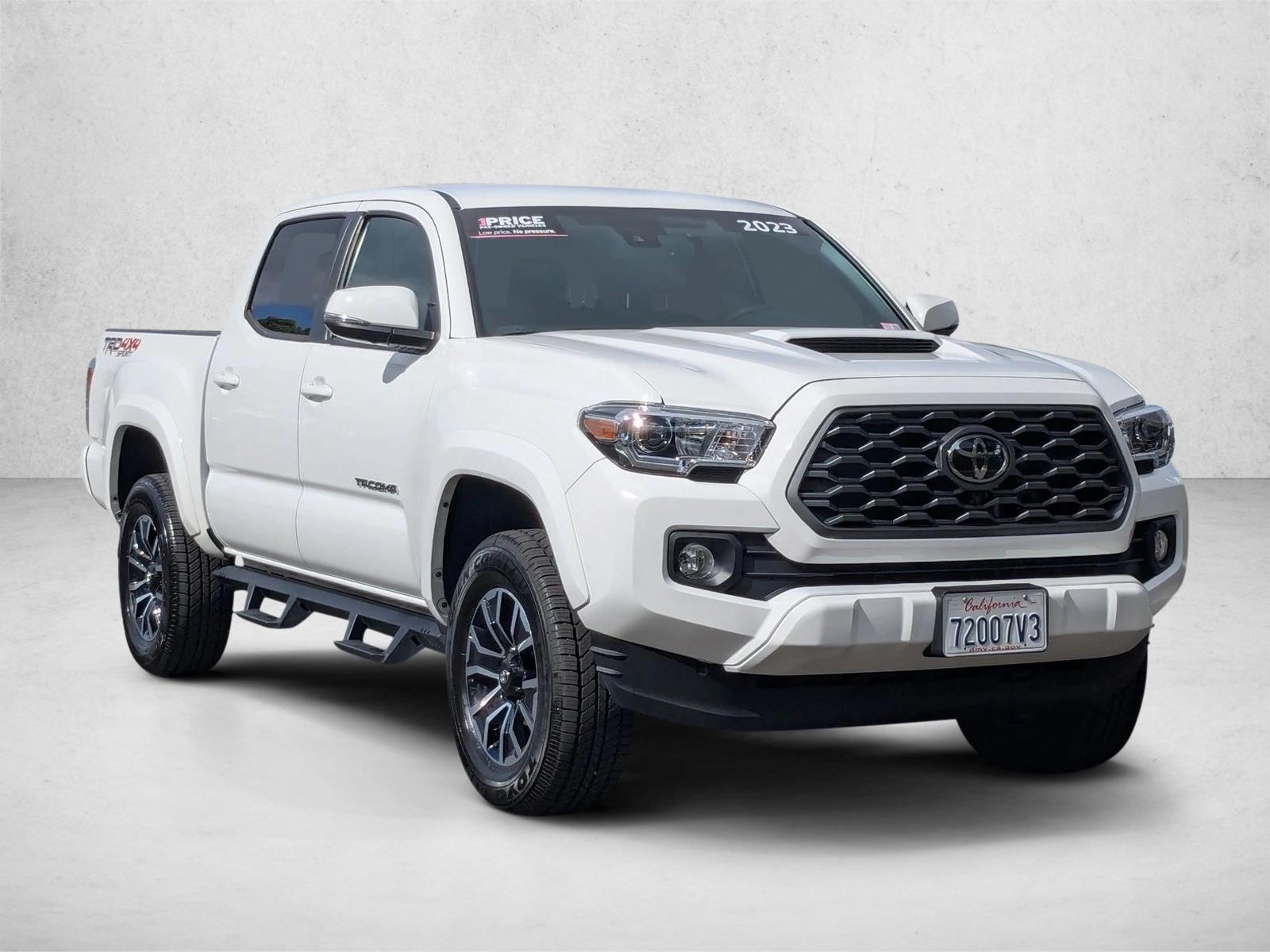 2023 Toyota Tacoma TRD Sport V6 photo 3