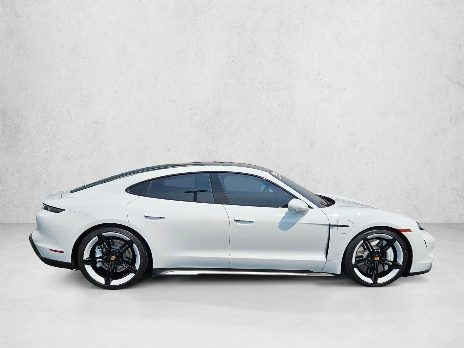 2024 Porsche Taycan 4S photo 4