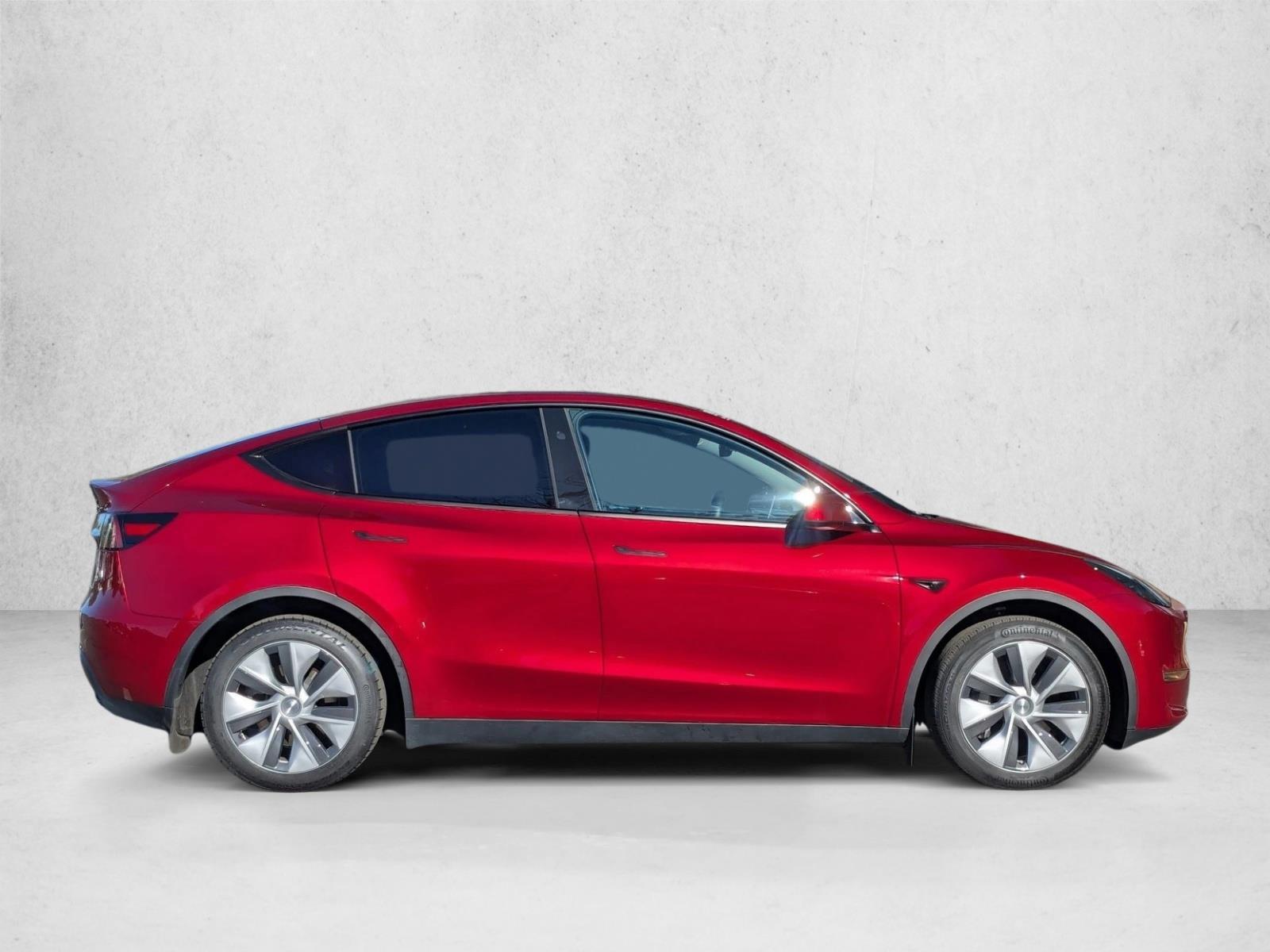 2024 Tesla Model Y Long Range photo 4