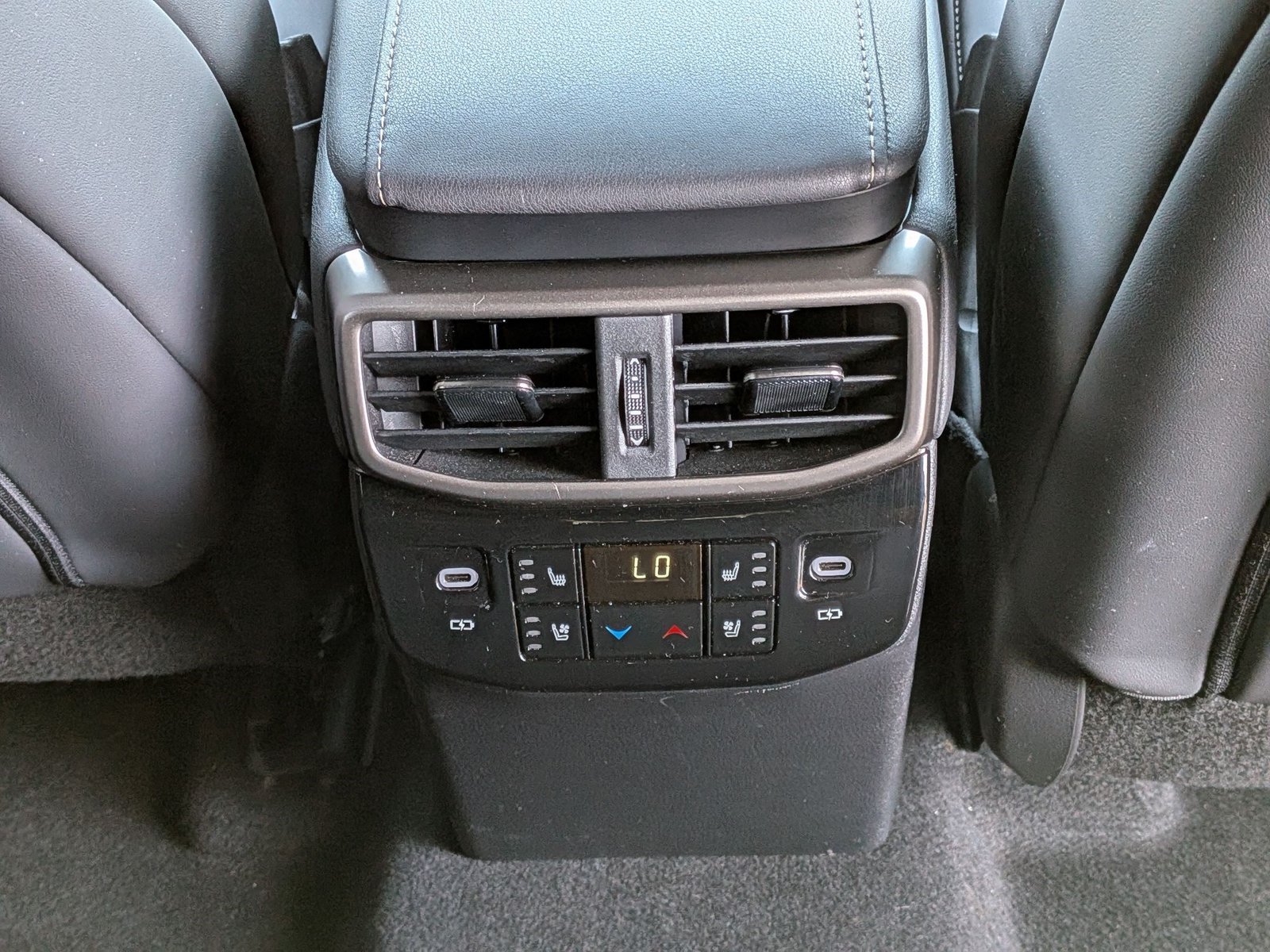 2024 Lexus RX Hybrid 500h - Photo 18