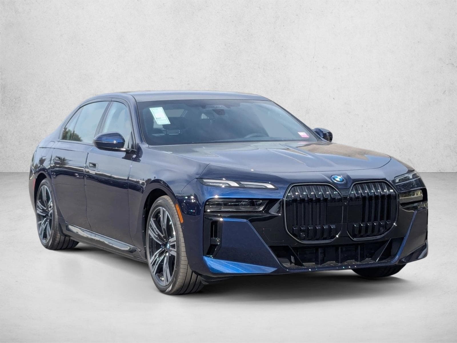 2026 BMW 7 Series 750e - Photo 6