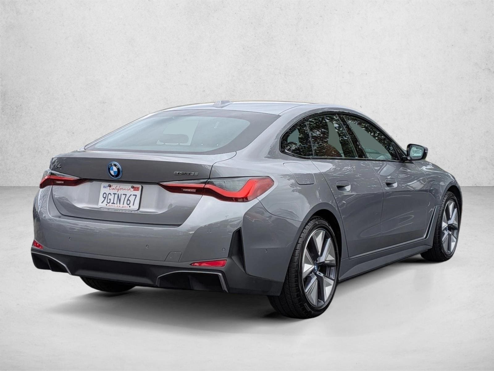 2023 BMW i4 eDrive35 photo 4