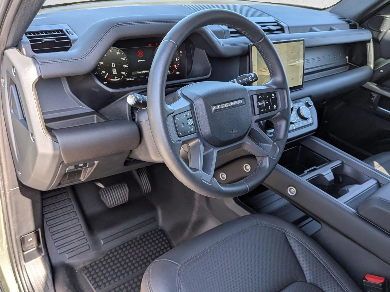 2025 Land Rover Defender S - Photo 10