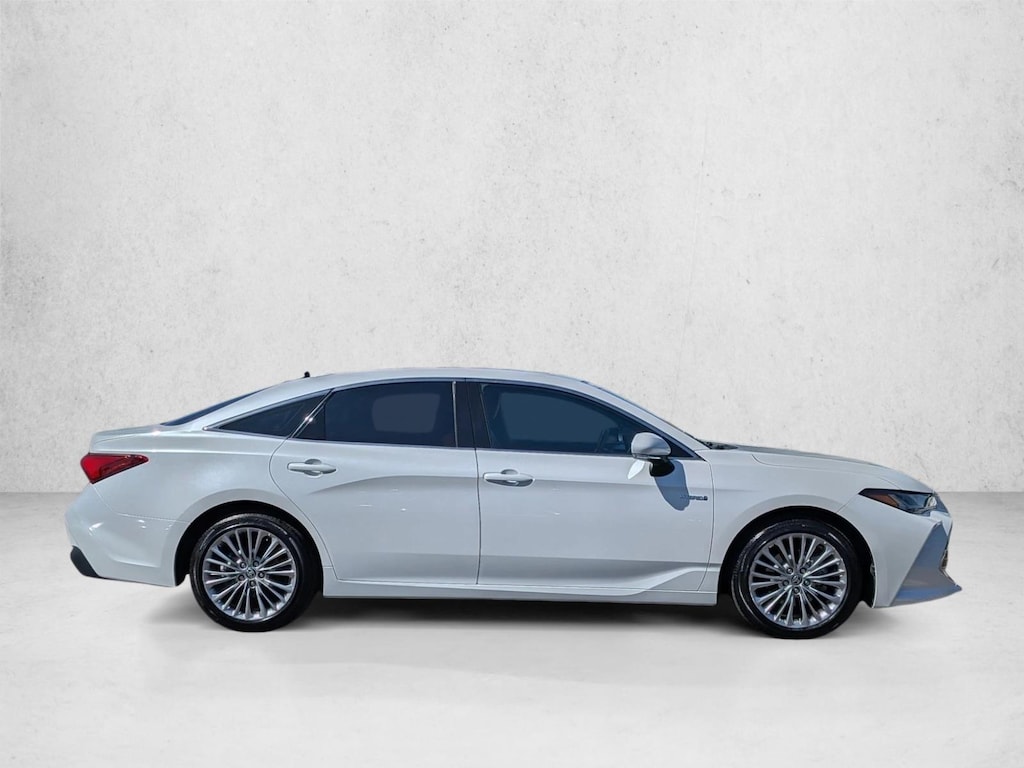 Used 2021 Toyota Avalon Hybrid Limited Sedan