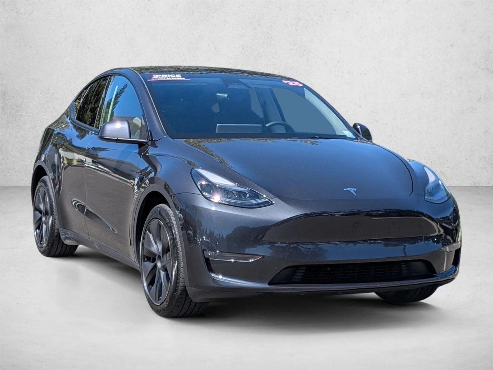 2025 Tesla Model Y Long Range photo 2