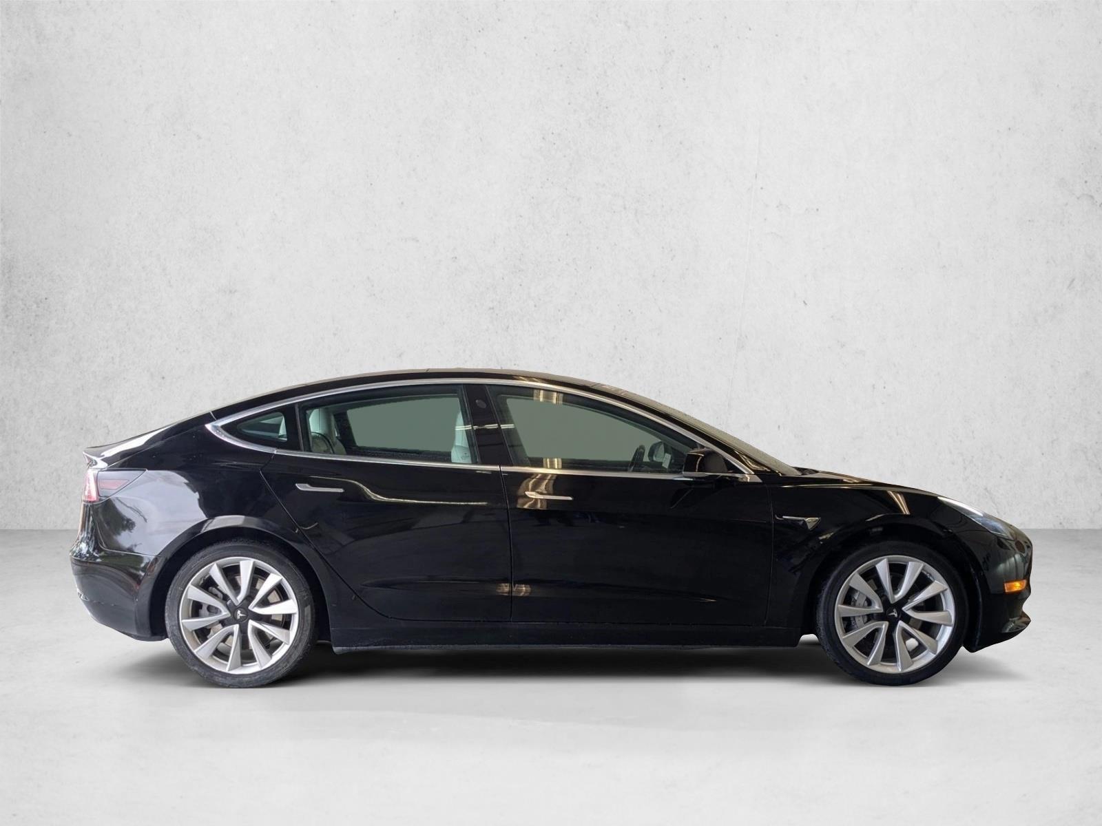 2019 Tesla Model 3 Standard Range Plus photo 4