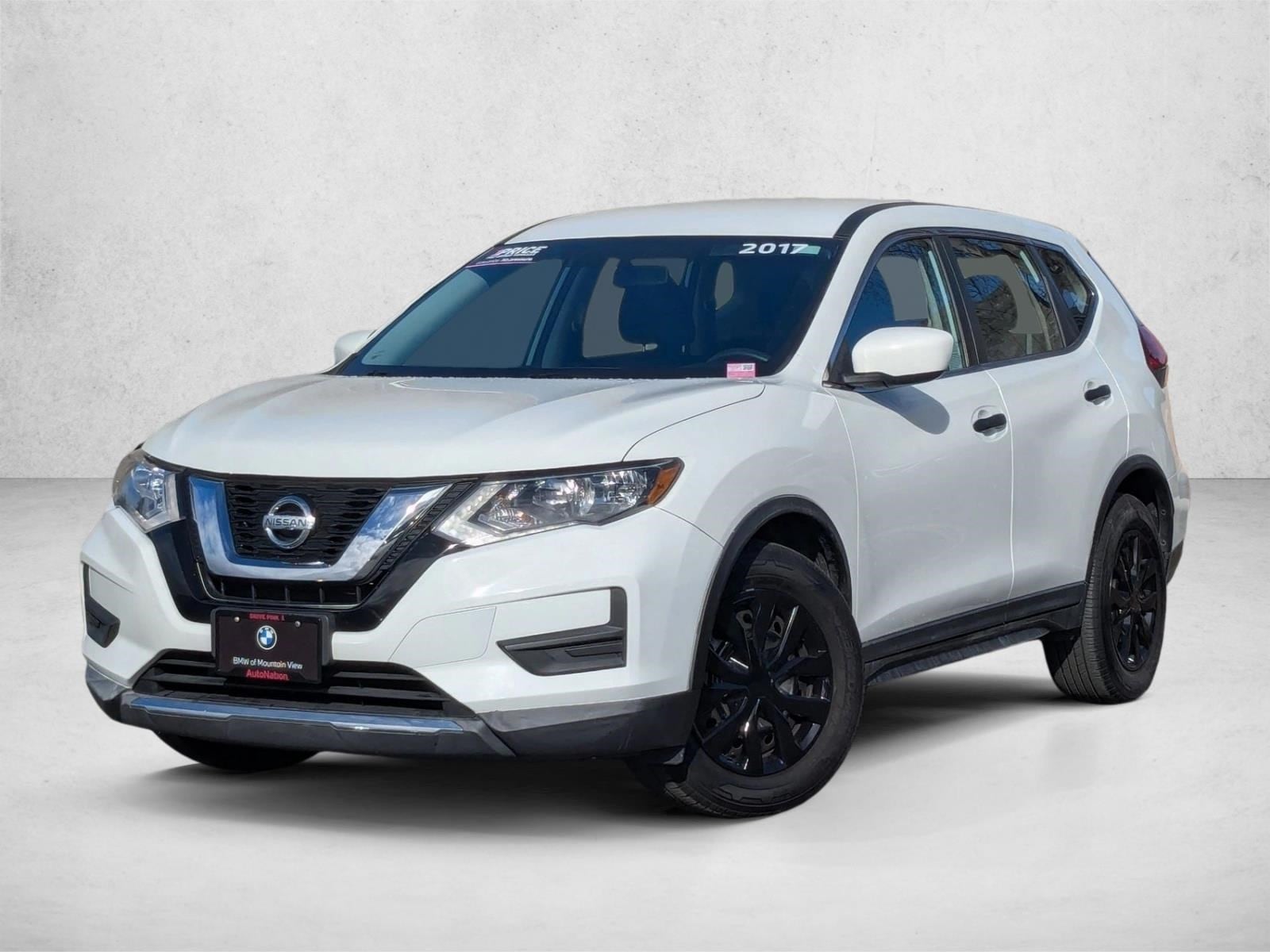 2017 Nissan Rogue S's photo