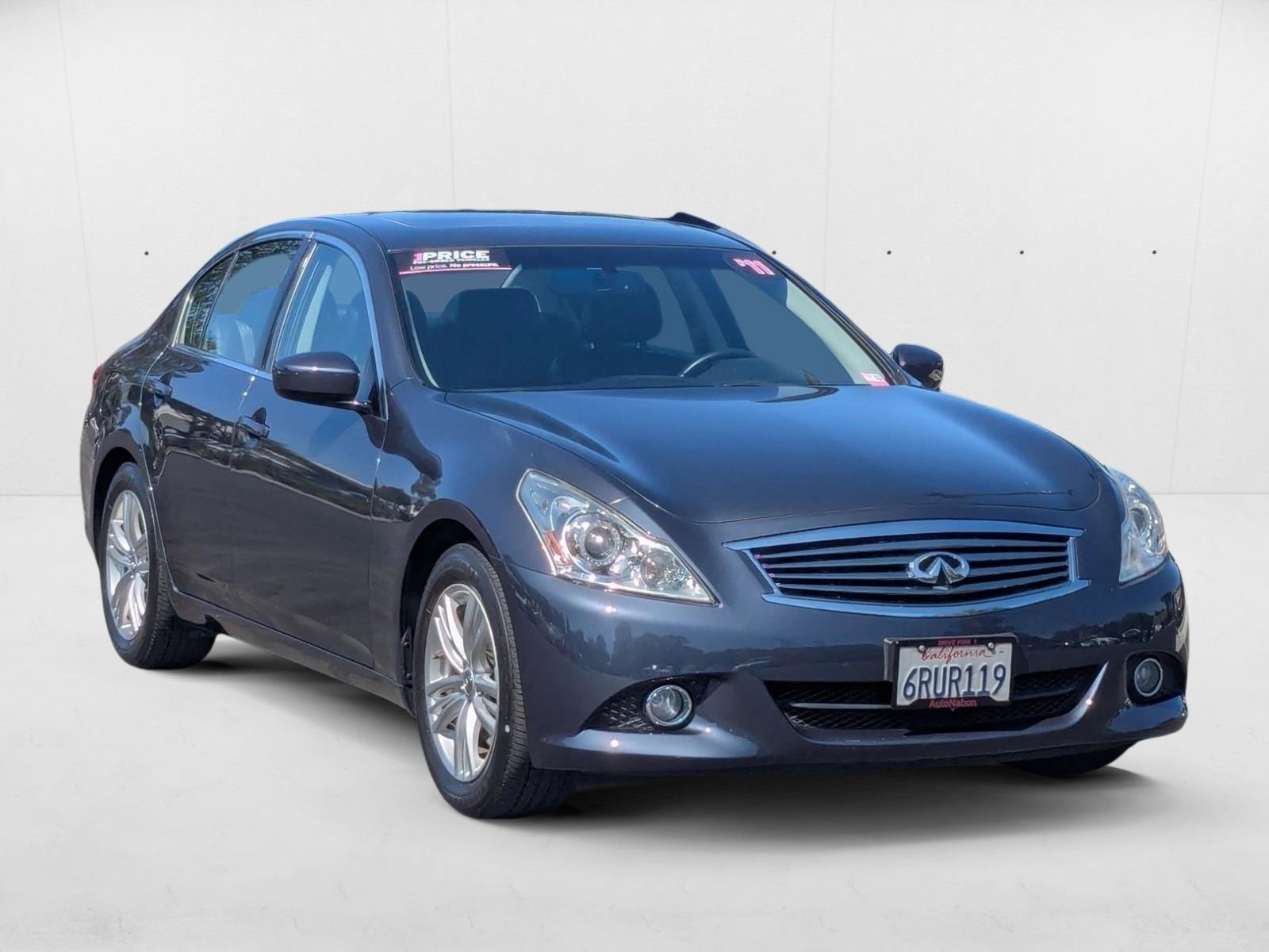 2011 Infiniti G37 Journey photo 3