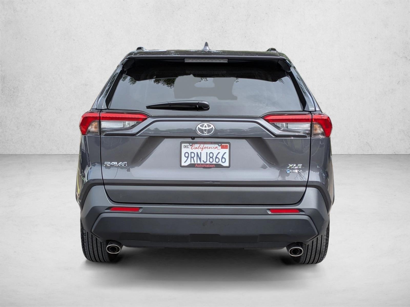 2025 Toyota RAV4 Hybrid XLE photo 6