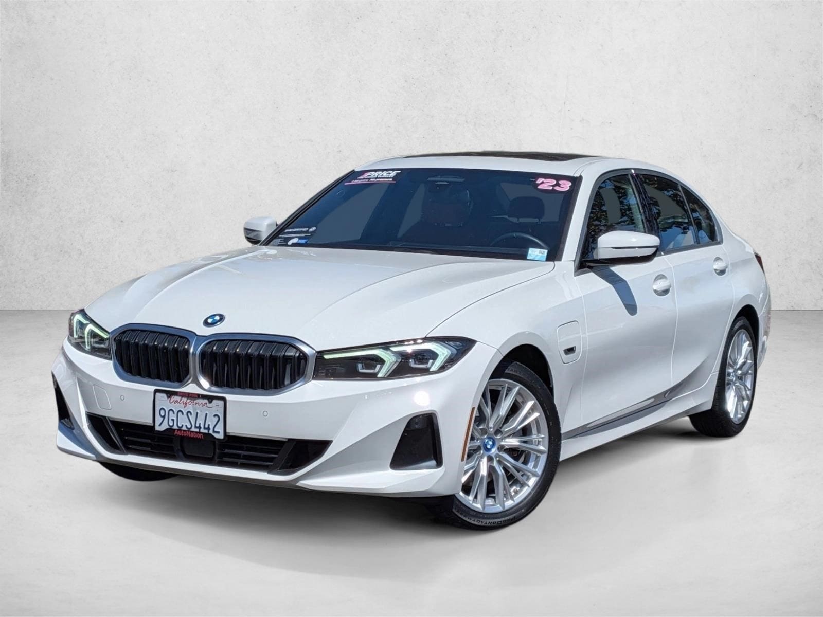 2023 BMW 3 Series 330e Sedan's photo
