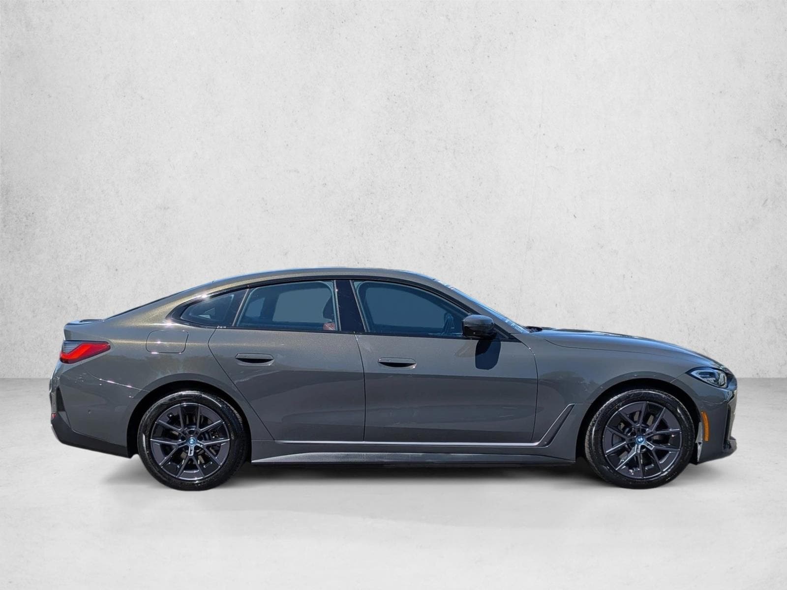 2023 BMW i4 35 - Photo 4