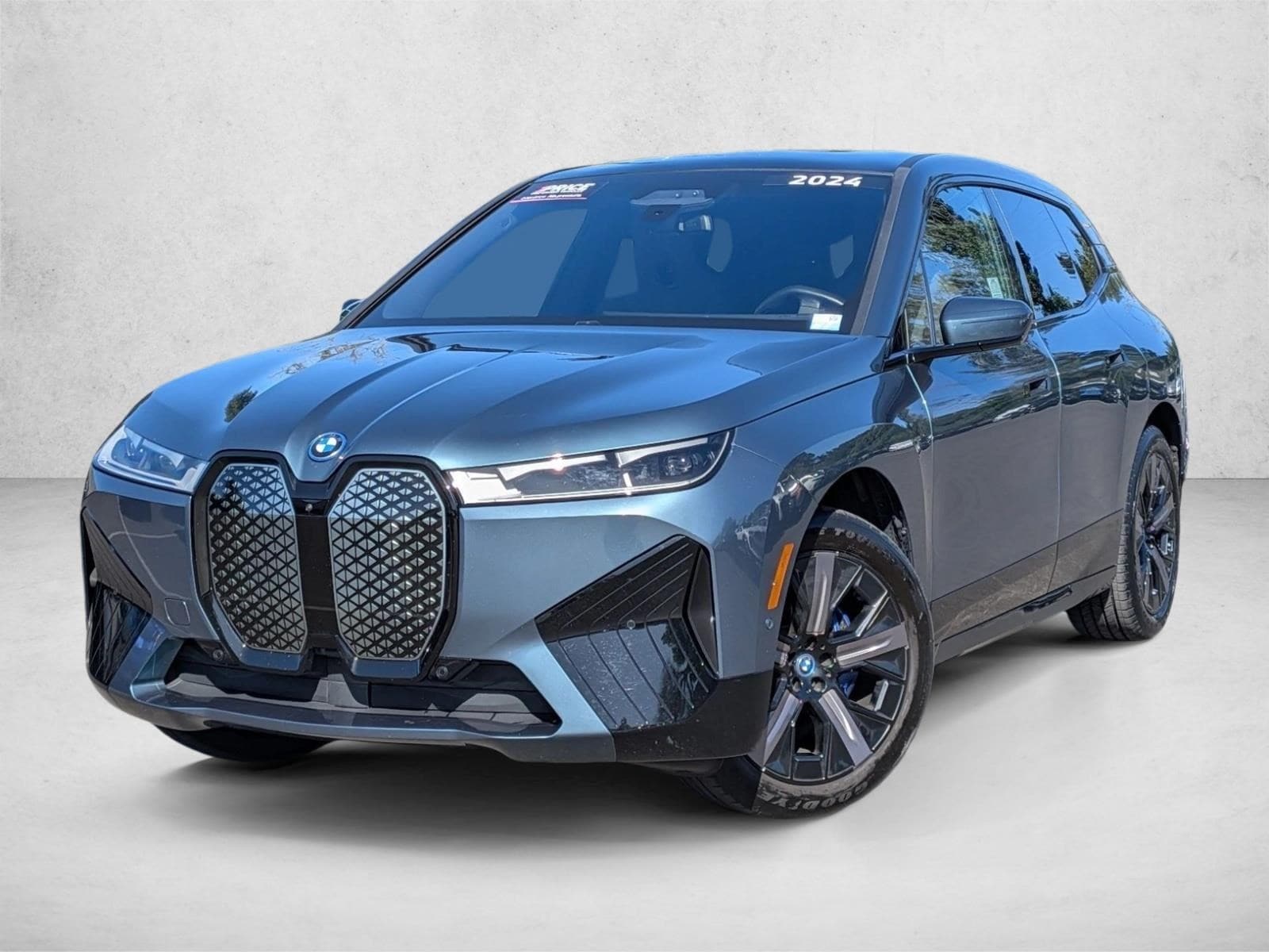 2024 BMW iX xDrive50's photo