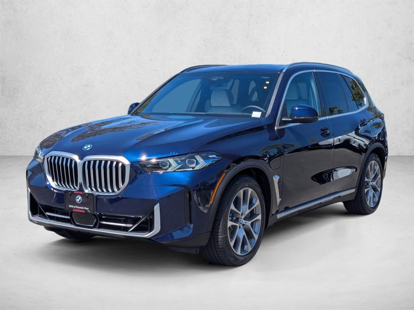 2026 BMW X5 xDrive50e's photo