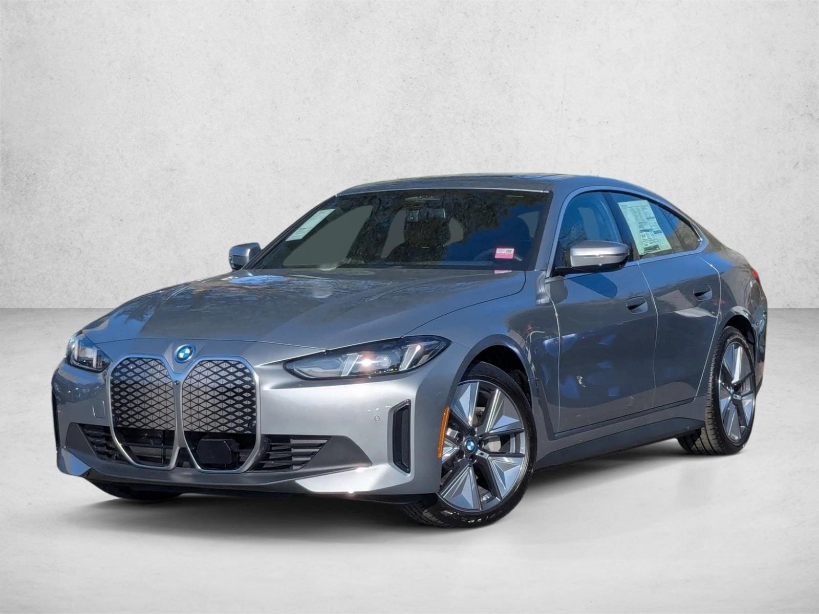 2025 BMW i4 40's photo