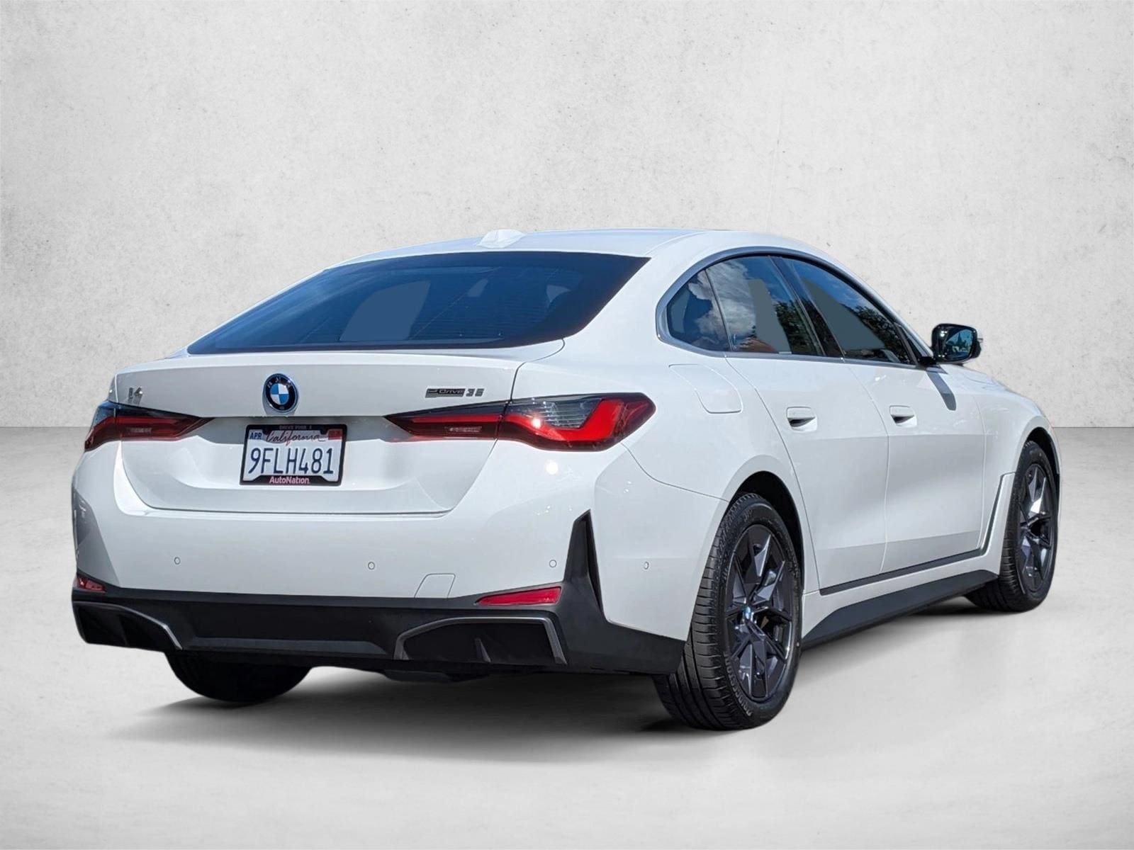 2023 BMW i4 eDrive35 photo 4