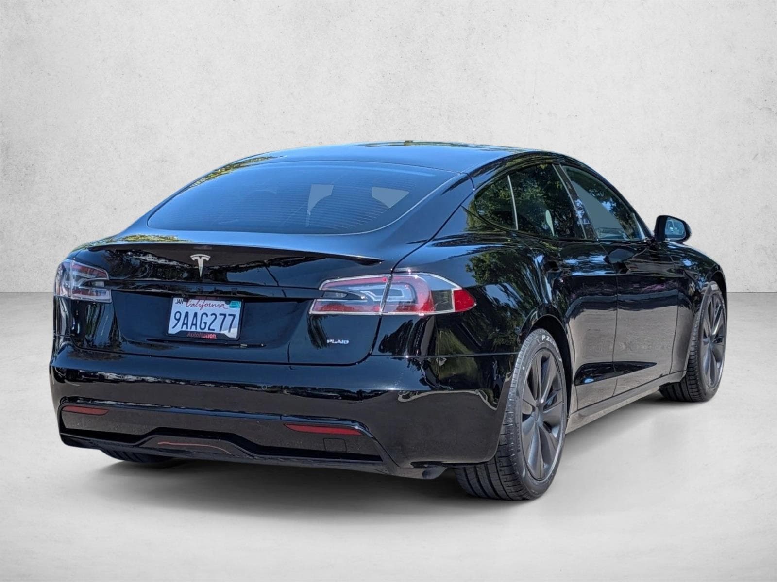 2022 Tesla Model S Plaid photo 5
