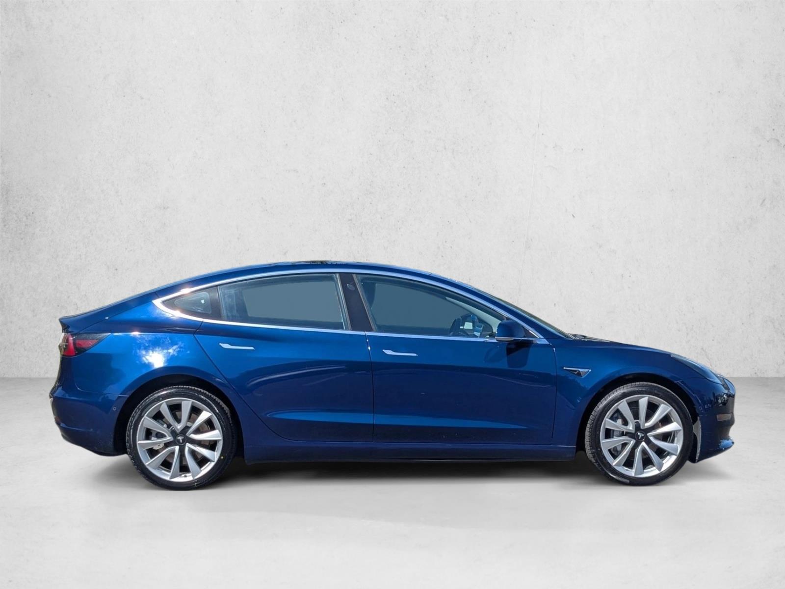 2018 Tesla Model 3 Long Range photo 4