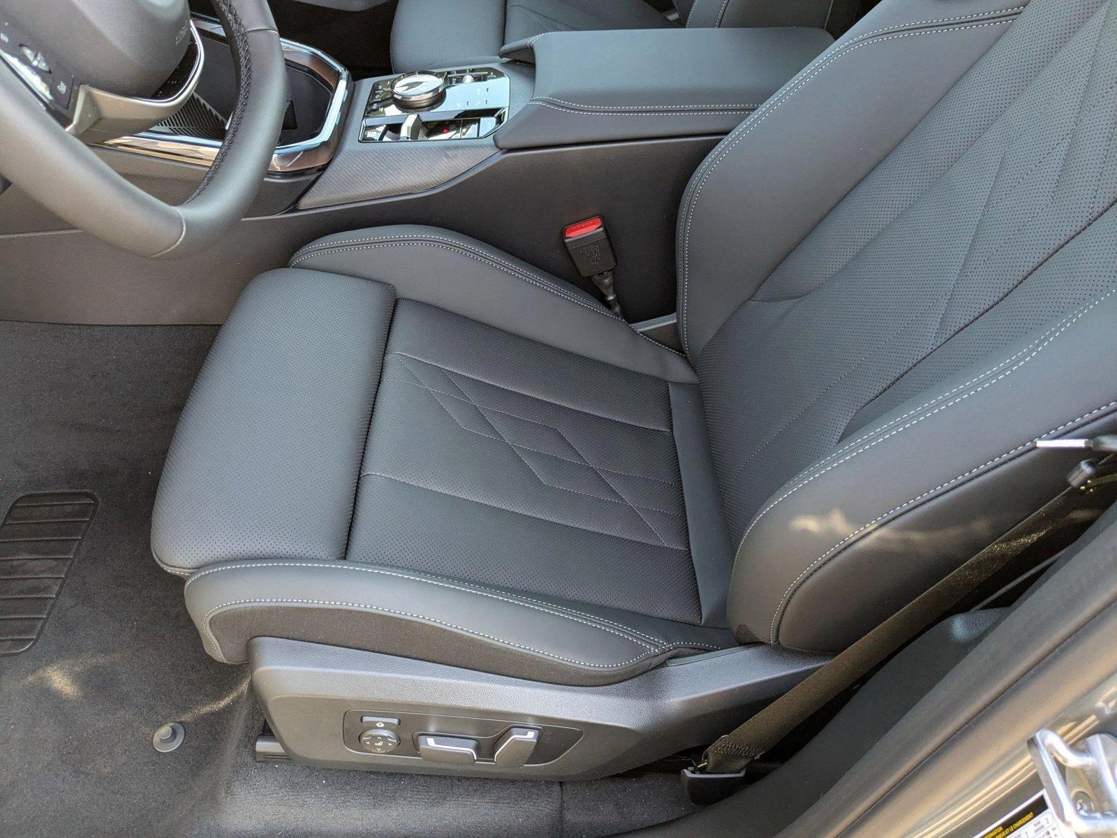 2025 BMW X3 30 xDrive photo 4