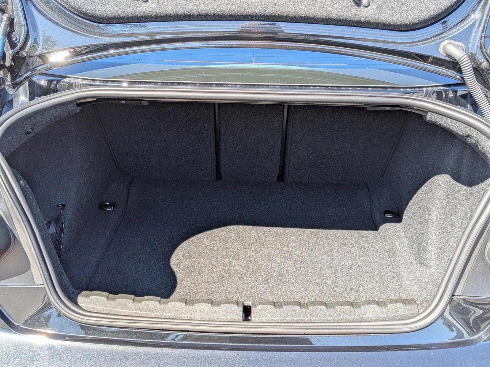 2025 BMW 230i xDrive photo 5