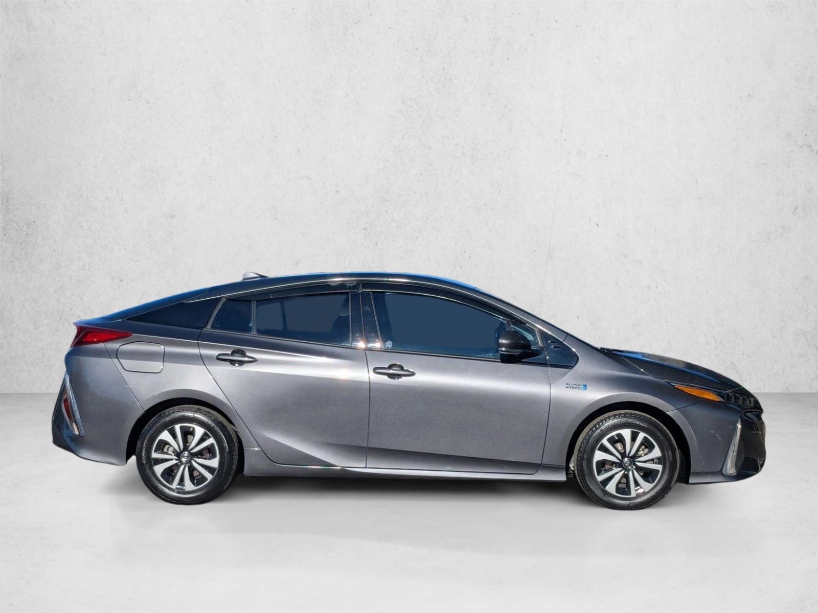 2019 Toyota Prius Prime Plus photo 4