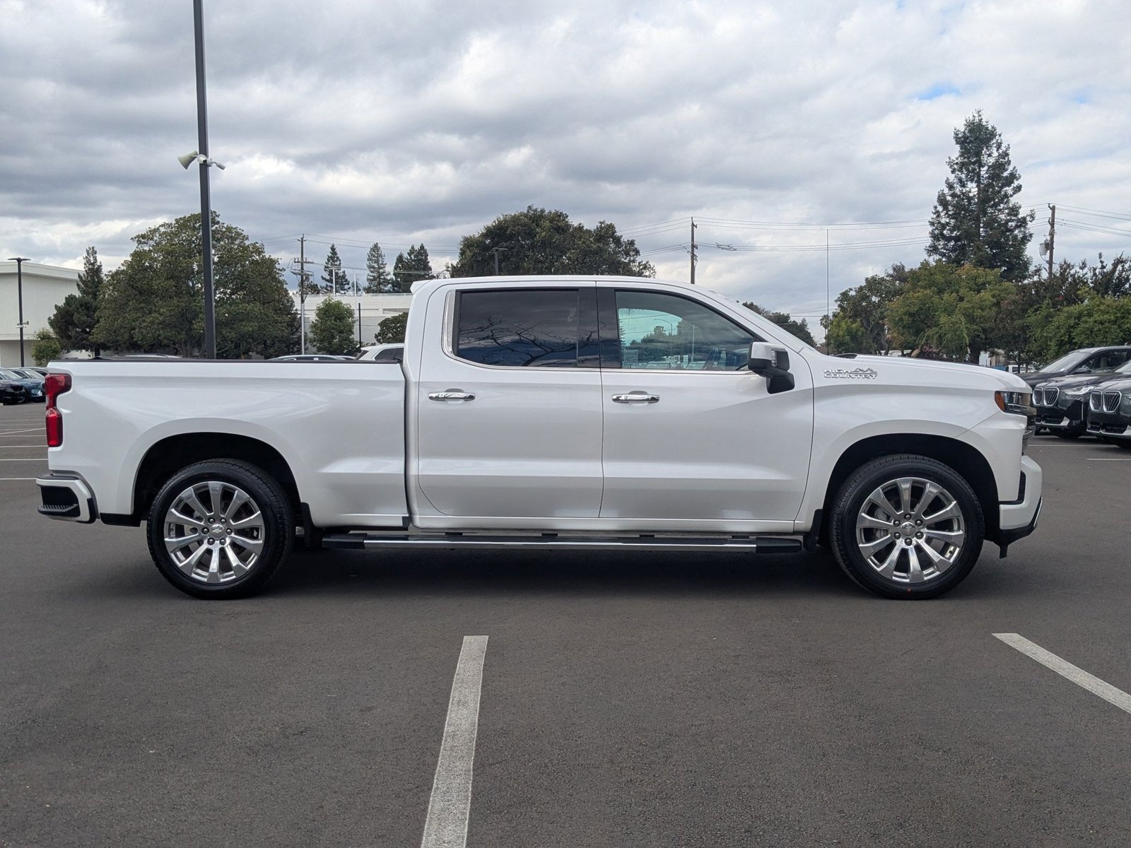 2019 Chevrolet Silverado 1500 High Country photo 4