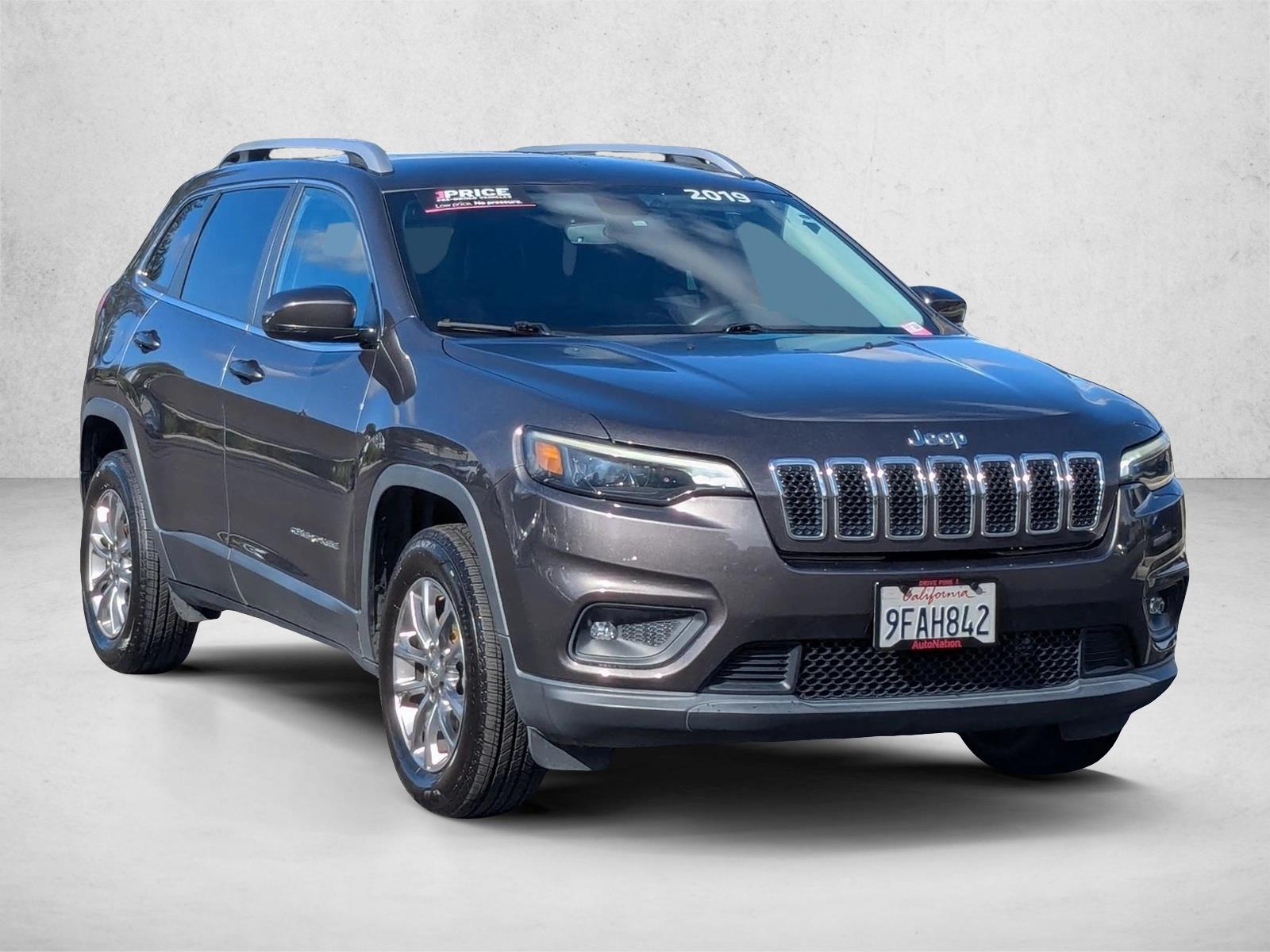 2019 Jeep Cherokee Latitude photo 2