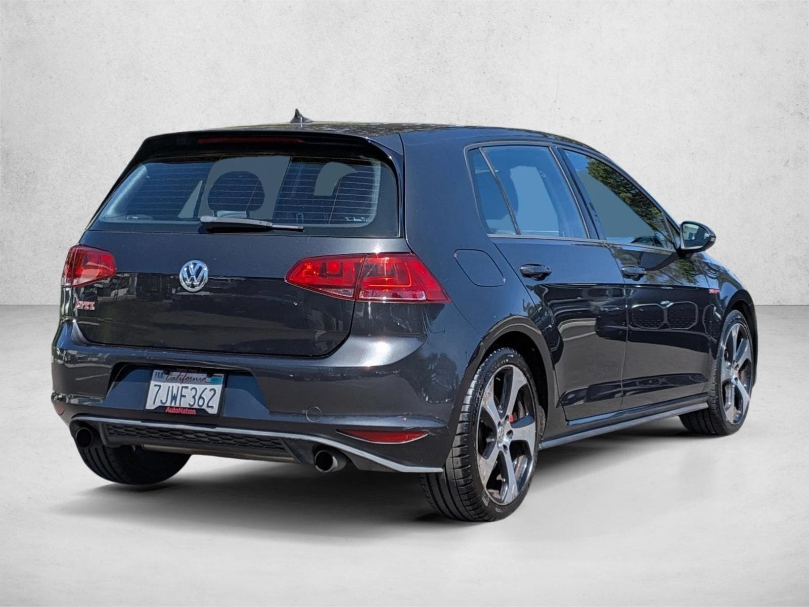 2015 Volkswagen Golf GTI 2.0T photo 4