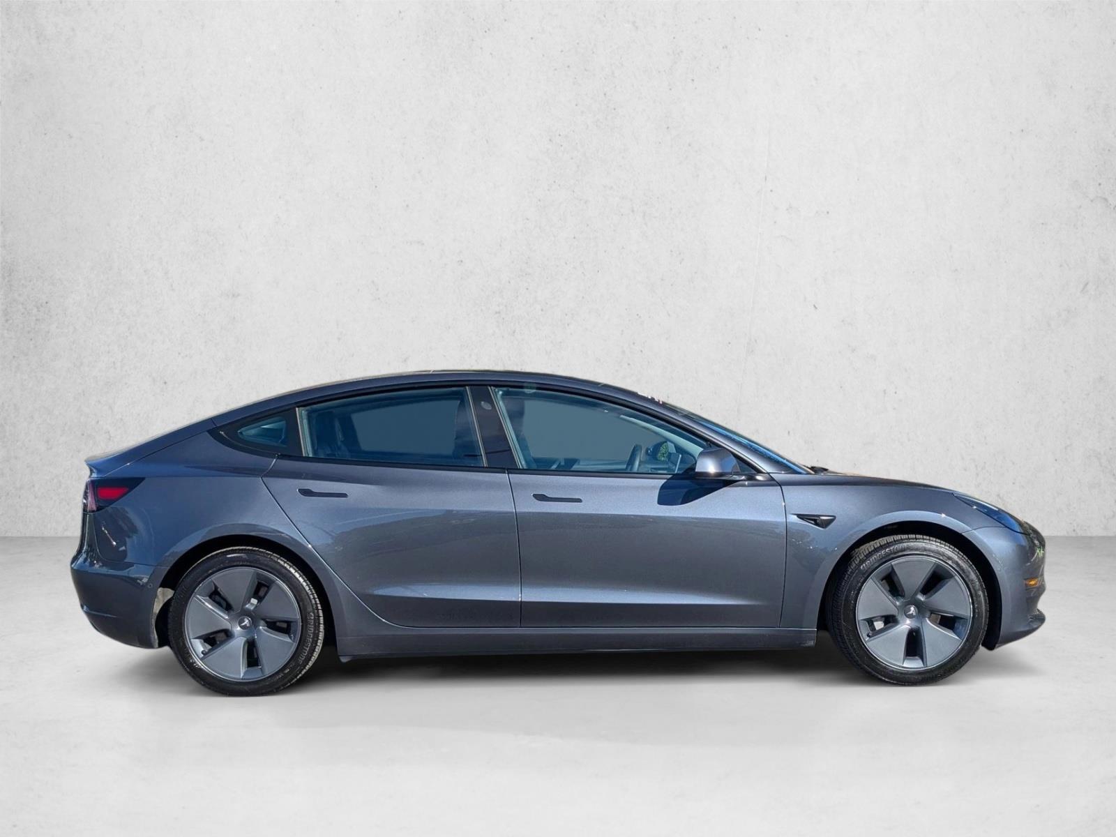 2022 Tesla Model 3 Long Range photo 4