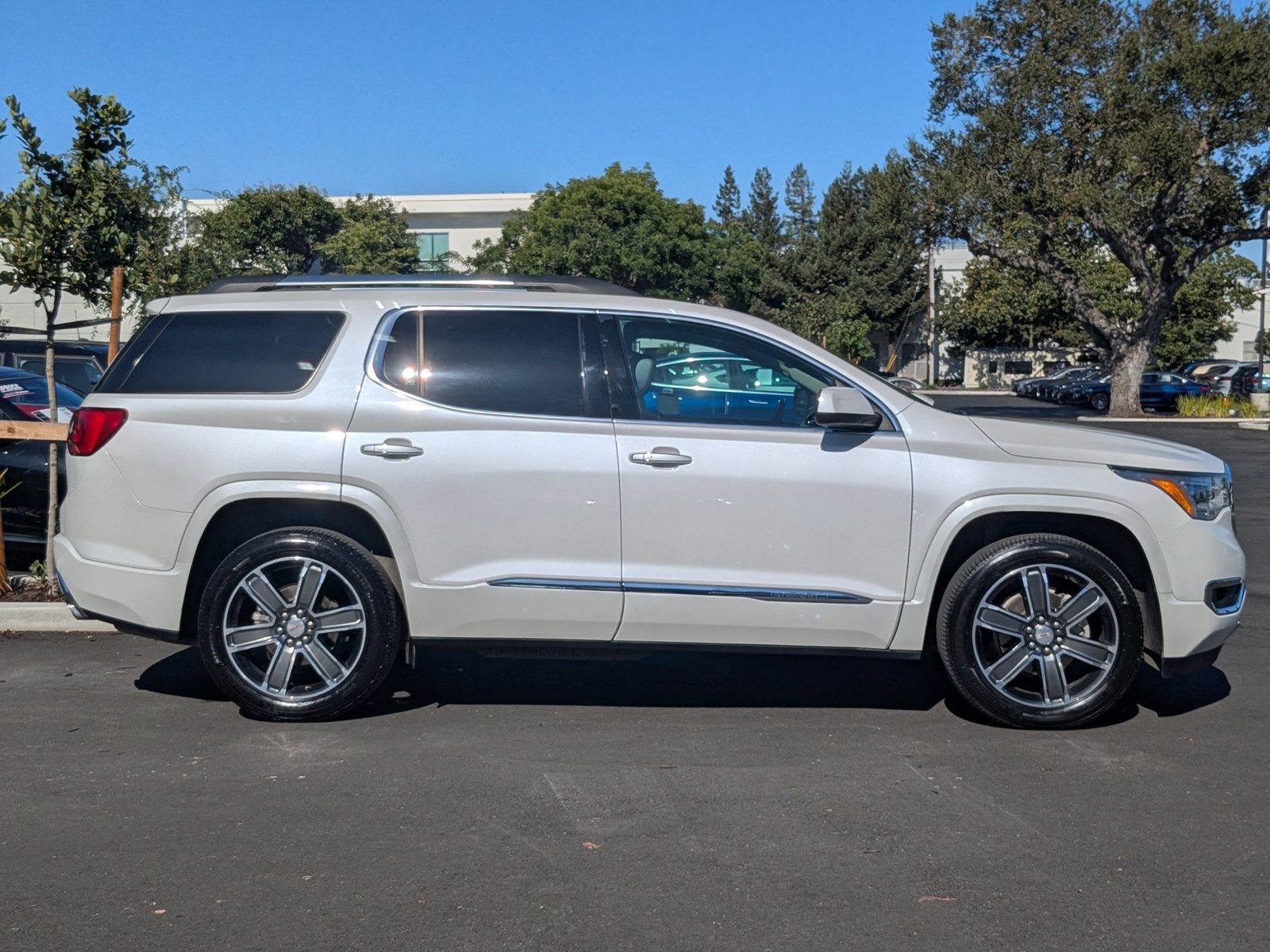2017 Gmc Acadia Denali photo 3