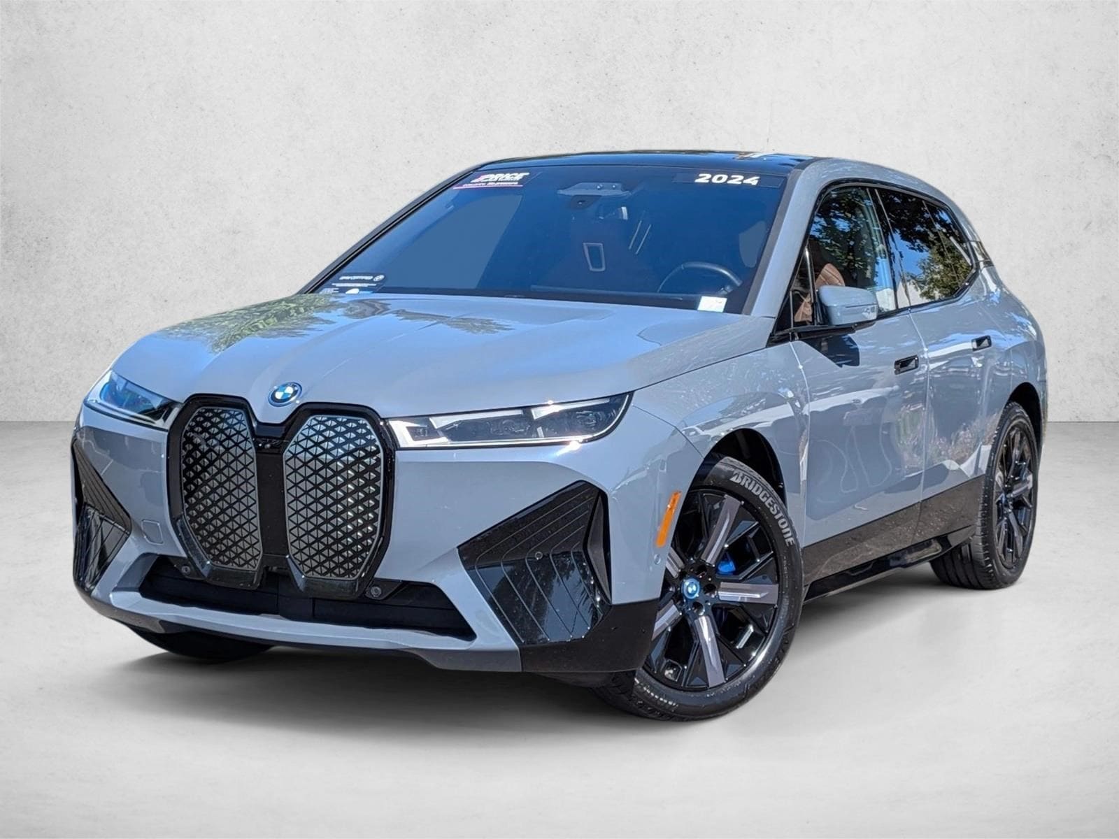 2024 BMW iX xDrive50's photo