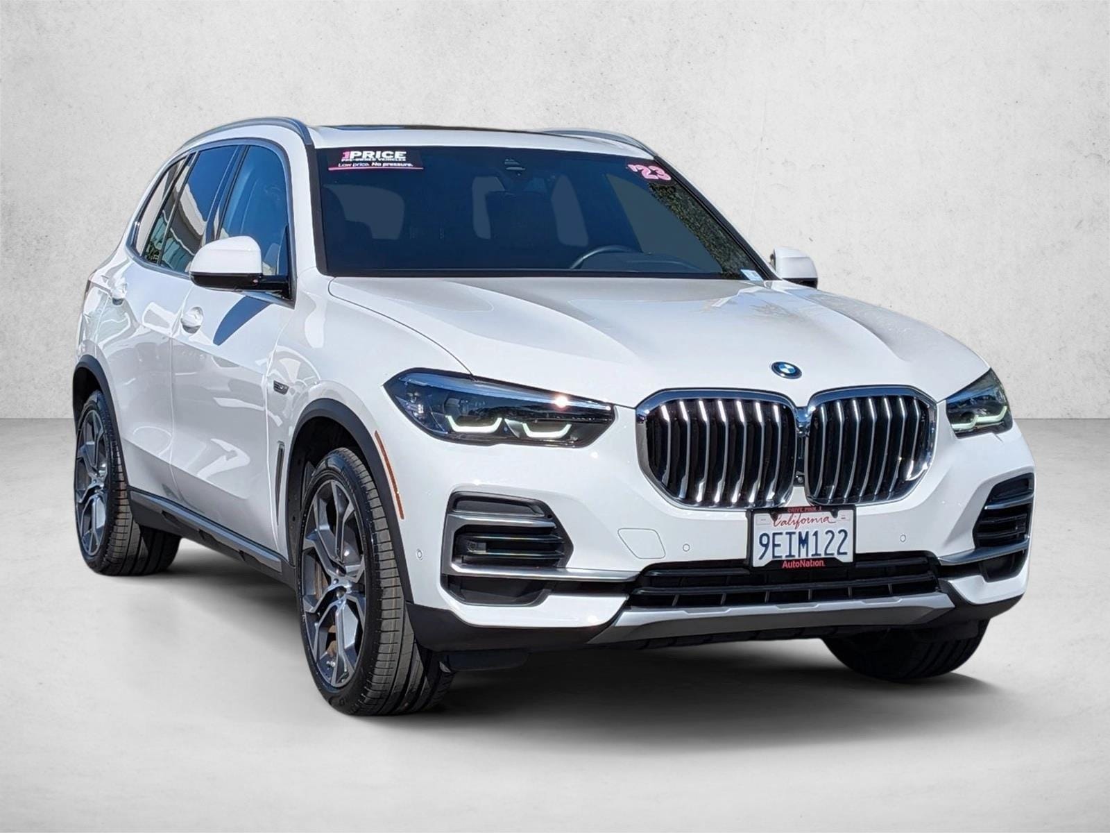 2023 BMW X5 PHEV xDrive45e photo 2