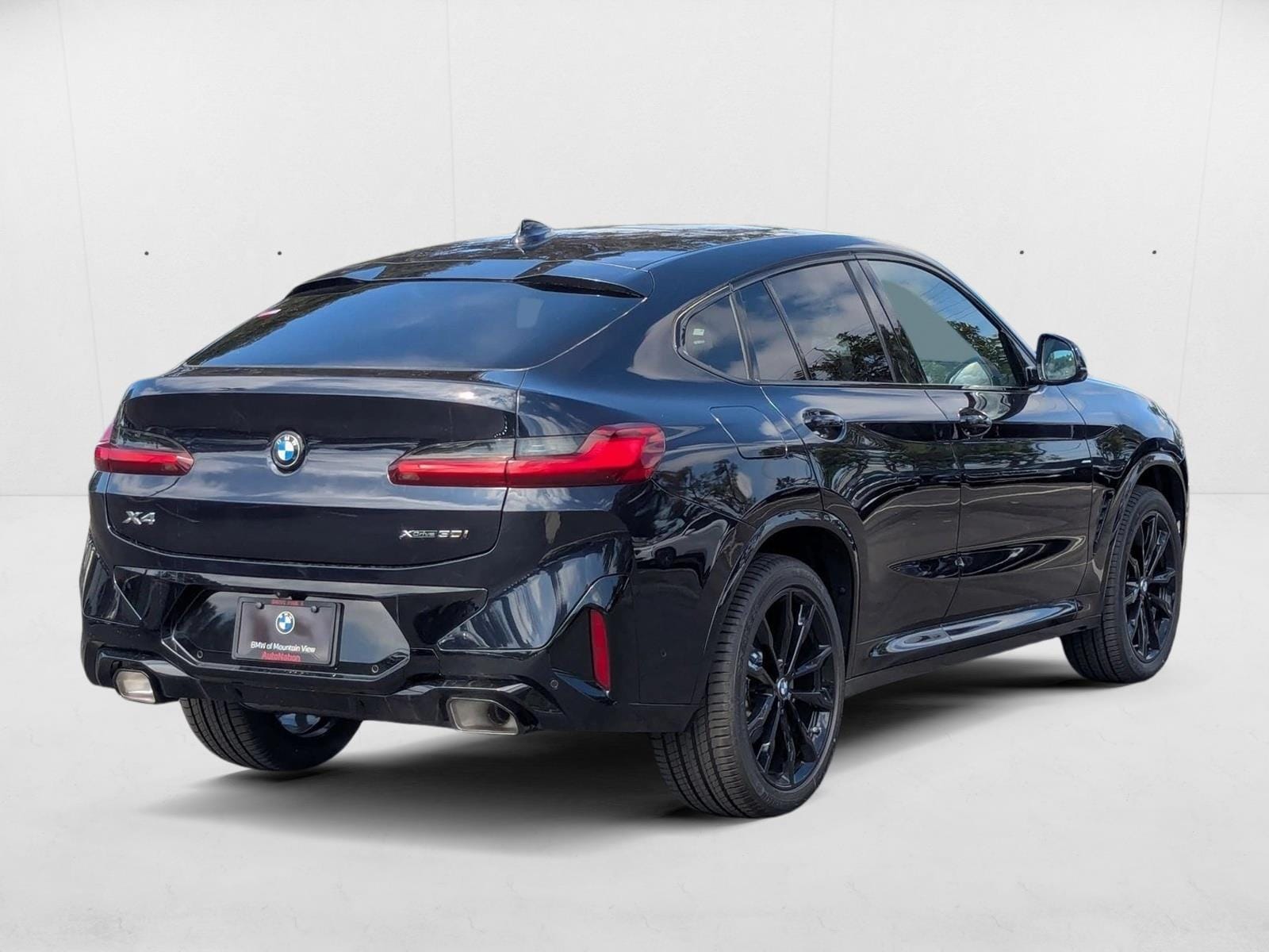 2025 BMW X4 xDrive30i photo 2